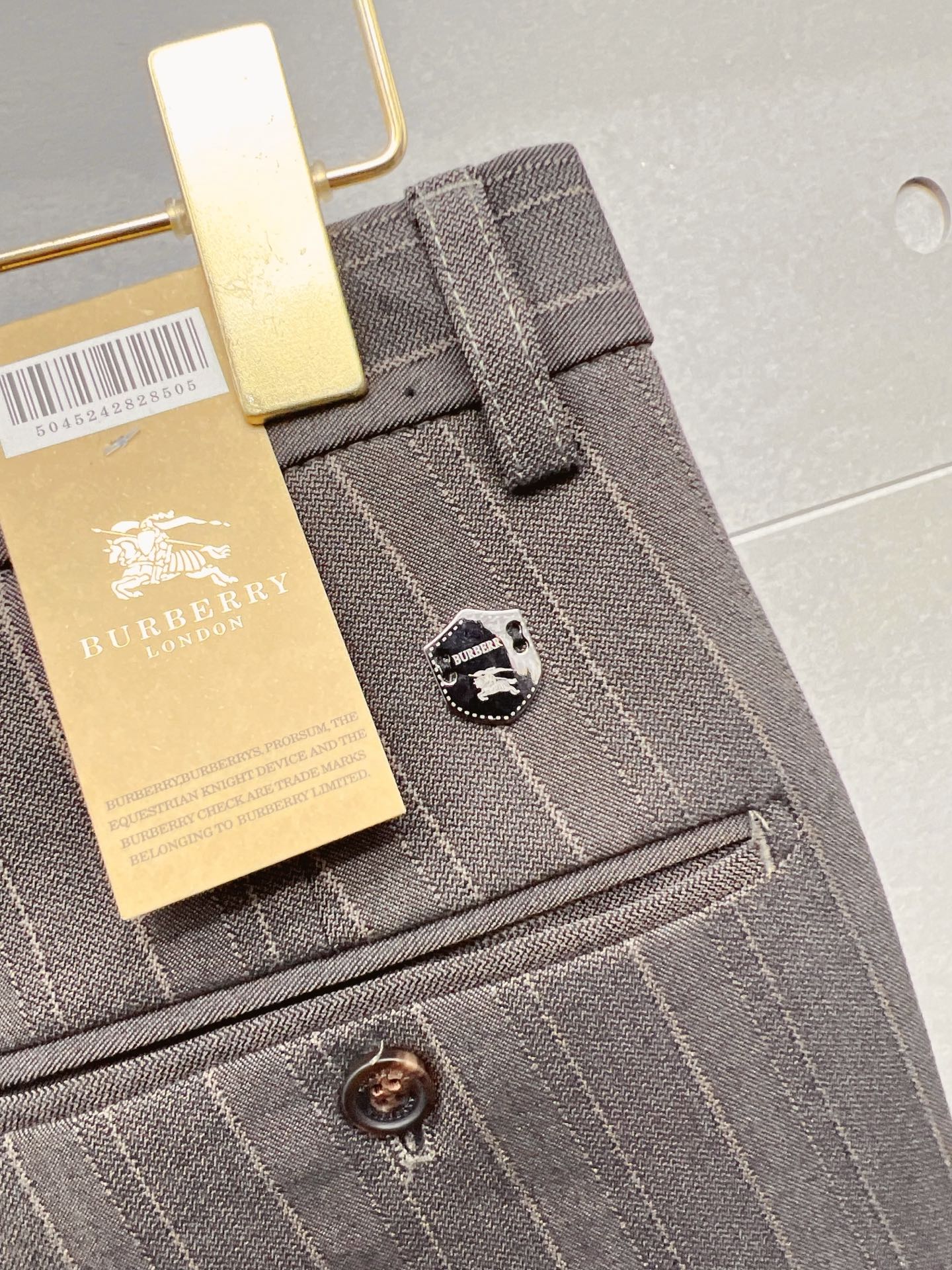 Burberry 巴宝莉 休闲裤 西裤2025SS秋冬新款 高级定制裤子专用面料 定制原版五金 重工工艺