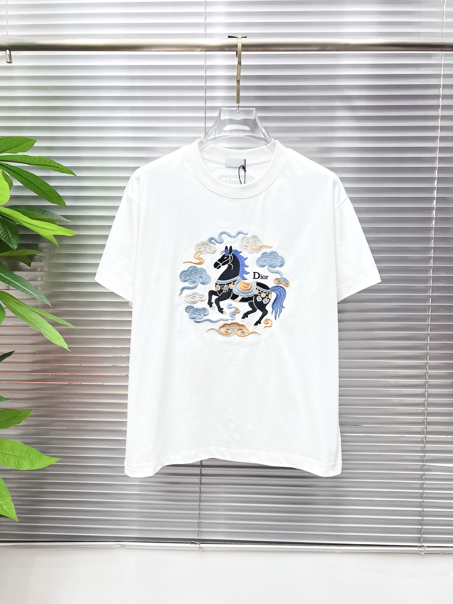 NO:746721,Dior Dior 2026ss new style, super attractive and stylish, first in the industry, creating high-end urban casual sports style, the upper body can carry all styles and combinations, same style for men and women, size S-2XL,, dior, dior,19860909Dior 迪奥 2026ss新款 超级耐看有型 业内首发,打造高端都市休闲运动风格,上身可以承载一切的风格搭配,男女同款 码数S-2XL,,dior,dior,,Men's clothing