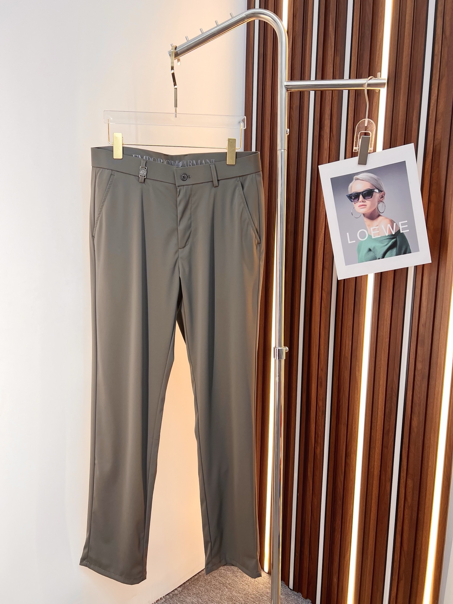 NO:849671,Armani Armani casual pants and trousers 2025SS autumn and winter new style, special fabric for advanced custom pants, customized original hardware, heavy craftsmanship, fine turning and routing, customized fabric, soft and comfortable, significant texture, exquisite accessories, great upper body effect, complete three standards, standard size 30-40,, armani, armani,19860909Armani 阿玛尼 休闲裤 西裤2025SS秋冬新款 高级定制裤子专用面料 定制原版五金 重工工艺打造 车工走线精细 定制面料 柔软舒适 质感显著 辅料精美 上身效果超赞 三标齐全 标准尺码30-40,,armani,armani,,Men's clothing