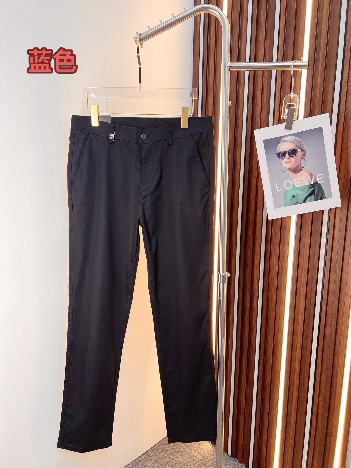 NO:849649,BOSS Casual Pants, Western Pants 2025SS Autumn and Winter New Style, Special Fabric for Advanced Custom Pants, Customized Original Hardware, Heavy Craftsmanship, Fine Turning, Customized Fabric, Soft and Comfortable, Remarkable Texture, Exquisite Accessories, Great Upper Body Effect, Complete Three Standards, Standard Size 30-40,,19860909BOSS 休闲裤 西裤2025SS秋冬新款 高级定制裤子专用面料 定制原版五金 重工工艺打造 车工走线精细 定制面料 柔软舒适 质感显著 辅料精美 上身效果超赞 三标齐全 标准尺码30-40,,,Men's clothing