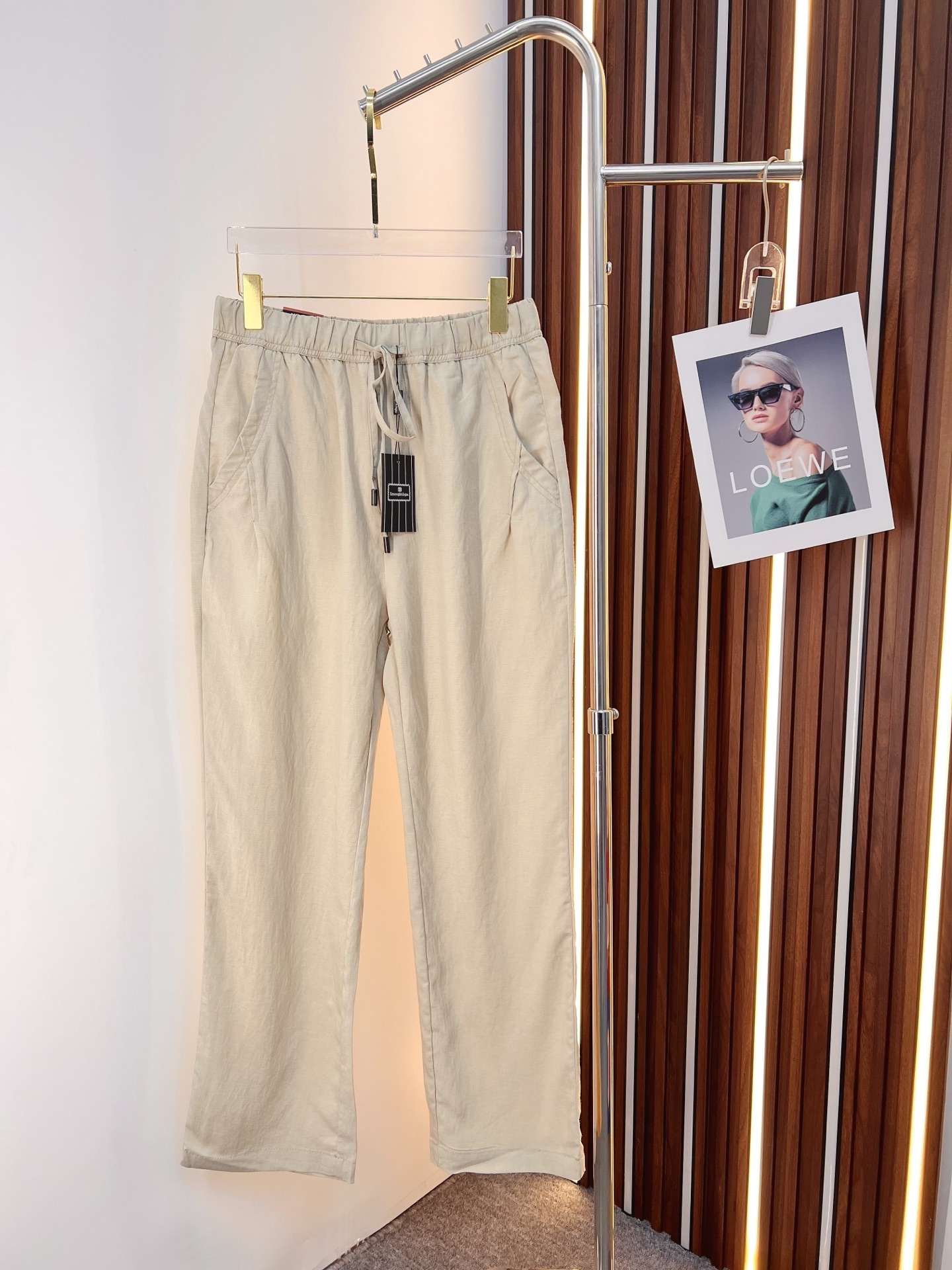 NO:848103,Zegna casual pants, trousers 2026SS spring and summer new style, special fabric for advanced custom pants, customized original hardware, heavy craftsmanship, fine turning and routing, customized fabrics, soft and comfortable, significant texture, exquisite accessories, excellent upper body effect, complete three standards, standard size 29-38, no 35,,zegna,19860909杰尼亚 休闲裤 西裤2026SS春夏新款 高级定制裤子专用面料 定制原版五金 重工工艺打造 车工走线精细 定制面料 柔软舒适 质感显著 辅料精美 上身效果超赞 三标齐全 标准尺码29-38,无35,,zegna,,Men's clothing