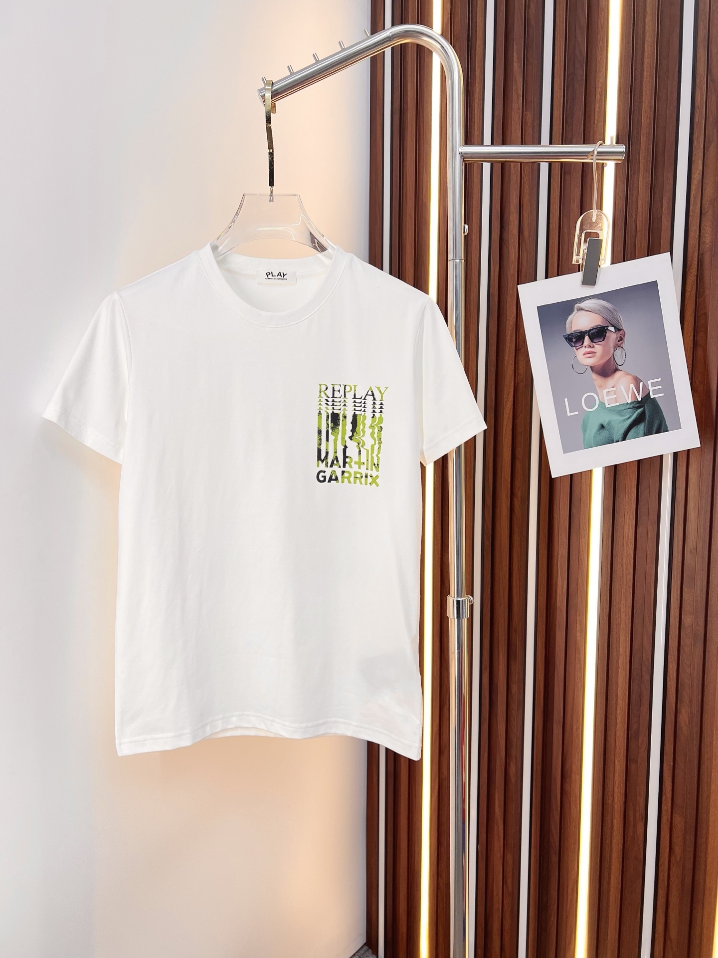 NO:774705,PLAY 2026 new summer short-sleeved T-shirt, the exclusive first release of the personalized art series on the entire network. The versatile style has perfect details and the pure cotton fabric is very exquisite. The original fabric is the same high version as the Internet celebrity star. The high-quality feel is very comfortable, fashionable and personalized. A super versatile and good-looking one. Size M-3XL,, T-shirt, tees, t-shirt,19860909PLAY 2026夏季新款短袖T恤,个性艺术系列全网独家首发 百搭款细节处理完美纯棉面料十分精致 原版面料 网红明星同款高版本 高品质手感非常舒服 时尚又个性 超级百搭好看的一款.码数M-3XL,,T-shirt,tees，t-shirt,,Men's clothing
