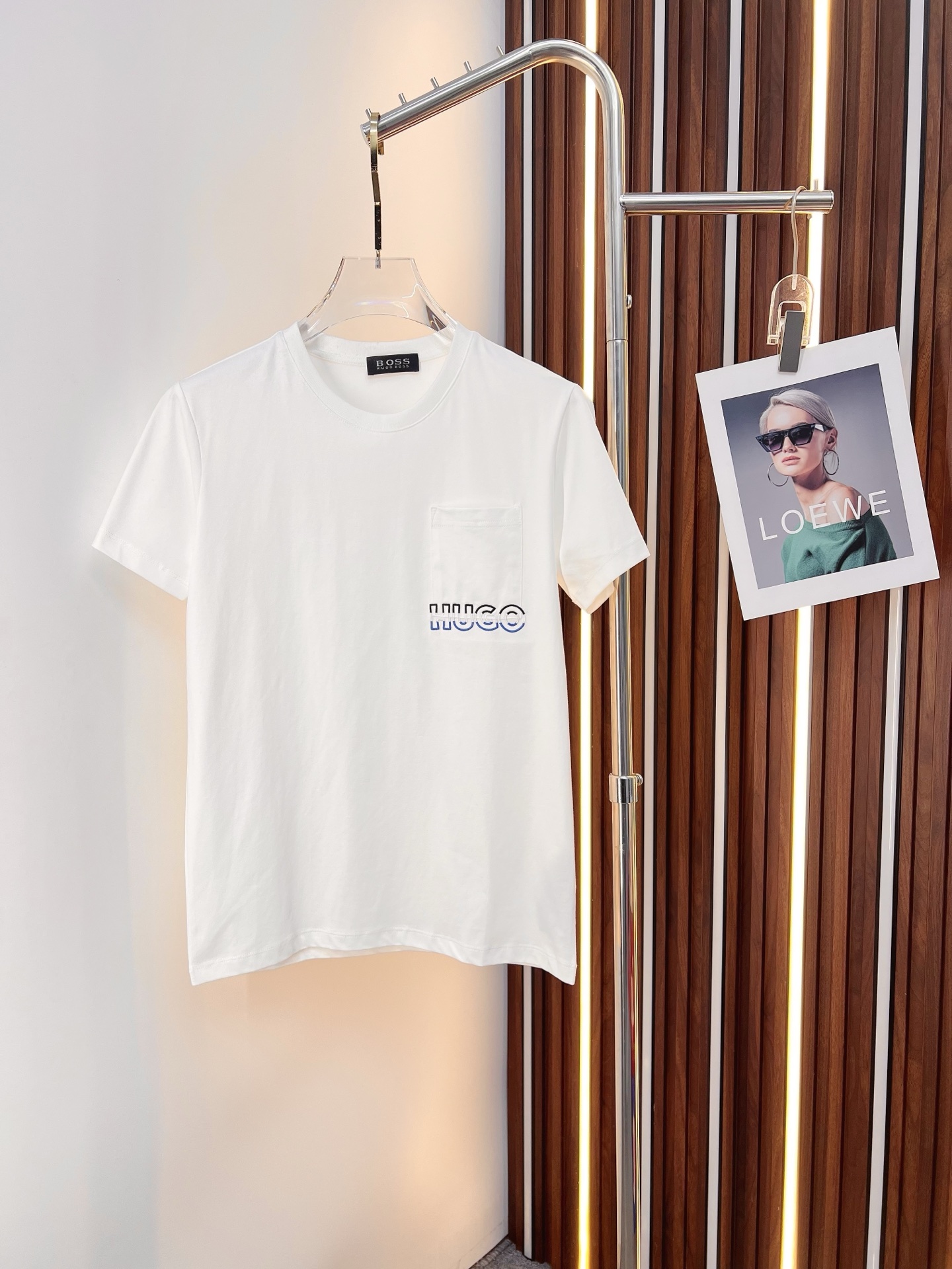 NO:774651,BOSS 2026 new summer short-sleeved T-shirt, the exclusive debut of the personalized art series on the entire network. The versatile style has perfect details and the pure cotton fabric is very exquisite. The original fabric is the same high version as the Internet celebrity star. The high-quality feel is very comfortable, fashionable and personalized. A super versatile and good-looking one. Size M-3XL,, T-shirt, tees, t-shirt,19860909BOSS 2026夏季新款短袖T恤,个性艺术系列全网独家首发 百搭款细节处理完美纯棉面料十分精致 原版面料 网红明星同款高版本 高品质手感非常舒服 时尚又个性 超级百搭好看的一款.码数M-3XL,,T-shirt,tees，t-shirt,,Men's clothing