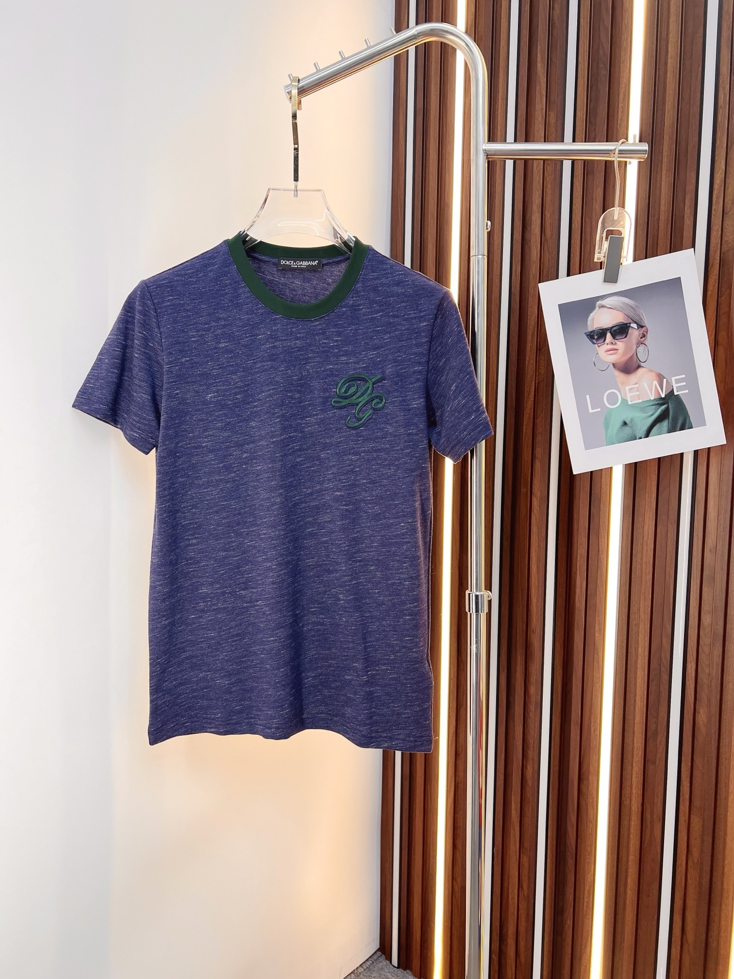 NO:774700,DG 2026 new summer short-sleeved T-shirt, the exclusive debut of the personalized art series on the entire network. The versatile style has perfect details and the pure cotton fabric is very exquisite. The original fabric is the same high version of the Internet celebrity star. The high-quality feel is very comfortable, fashionable and personalized. A super versatile and good-looking one. Size M-3XL,, T-shirt, tees, t-shirt,19860909DG 2026夏季新款短袖T恤,个性艺术系列全网独家首发 百搭款细节处理完美纯棉面料十分精致 原版面料 网红明星同款高版本 高品质手感非常舒服 时尚又个性 超级百搭好看的一款.码数M-3XL,,T-shirt,tees，t-shirt,,Men's clothing