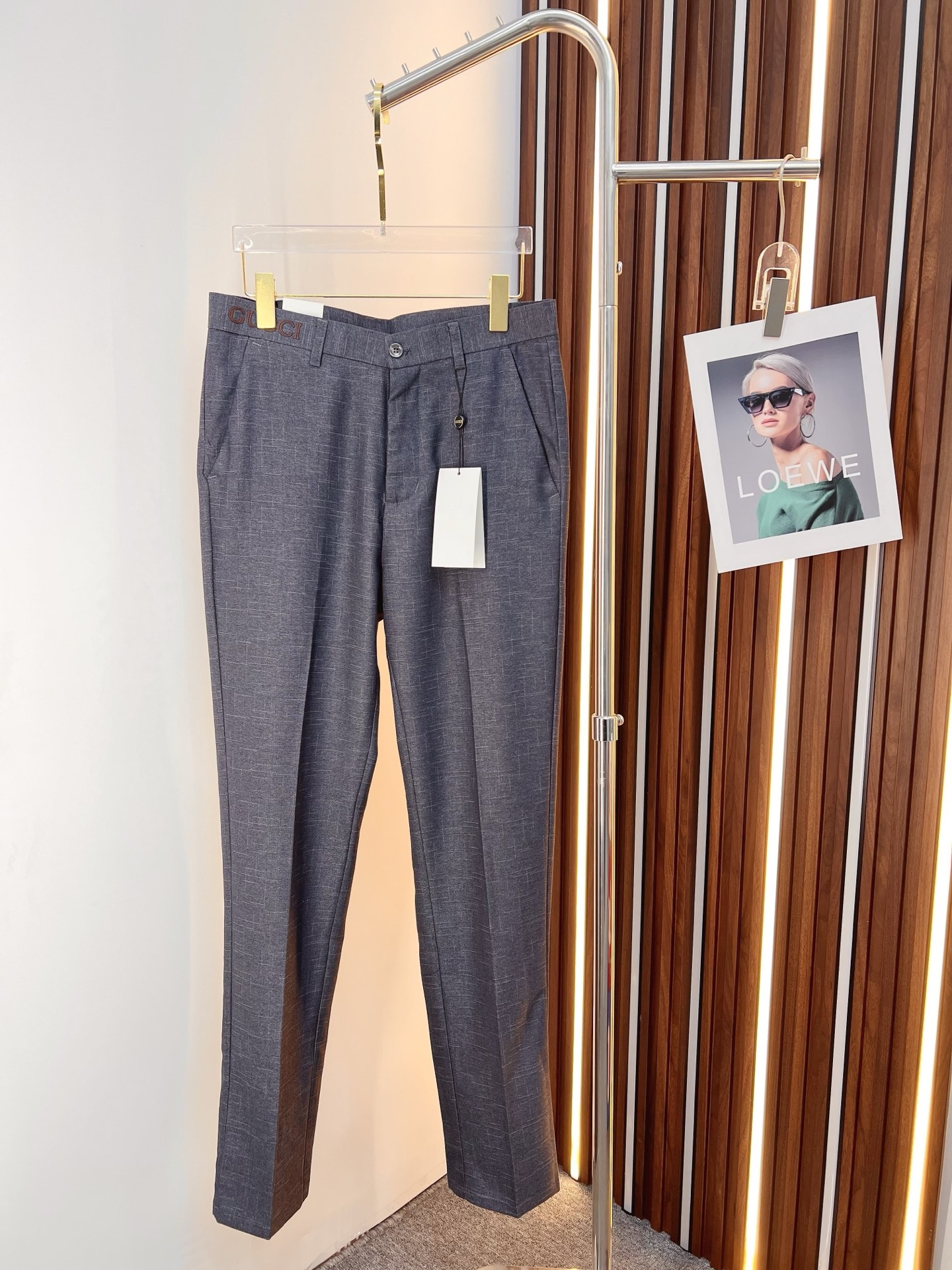 NO:841212,GUCCI Gucci casual pants and trousers 2026SS autumn and winter new style, special fabric for advanced custom pants, customized original hardware, heavy craftsmanship, fine turning and routing, customized fabric, soft and comfortable, significant texture, exquisite accessories, great upper body effect, complete three standards, standard size 29-38, no 35,,gucci,19860909GUCCI 古奇 休闲裤 西裤2026SS秋冬新款 高级定制裤子专用面料 定制原版五金 重工工艺打造 车工走线精细 定制面料 柔软舒适 质感显著 辅料精美 上身效果超赞 三标齐全 标准尺码29-38,无35,,gucci,,Men's clothing