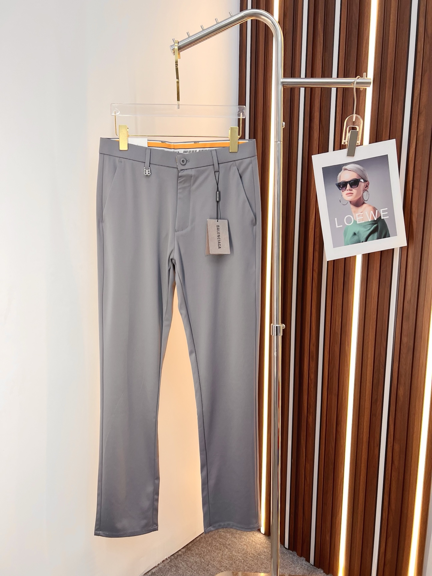 NO:841206,Balenciaga casual pants and trousers 2026SS autumn and winter new style, special fabric for advanced custom pants, customized original hardware, heavy craftsmanship, fine lathe wiring, customized fabrics, soft and comfortable, significant texture, exquisite accessories, great upper body effect, complete three standards, standard size 29-38, no 35,, balenciaga,19860909巴黎世家 休闲裤 西裤2026SS秋冬新款 高级定制裤子专用面料 定制原版五金 重工工艺打造 车工走线精细 定制面料 柔软舒适 质感显著 辅料精美 上身效果超赞 三标齐全 标准尺码29-38,无35,,balenciaga,,Men's clothing