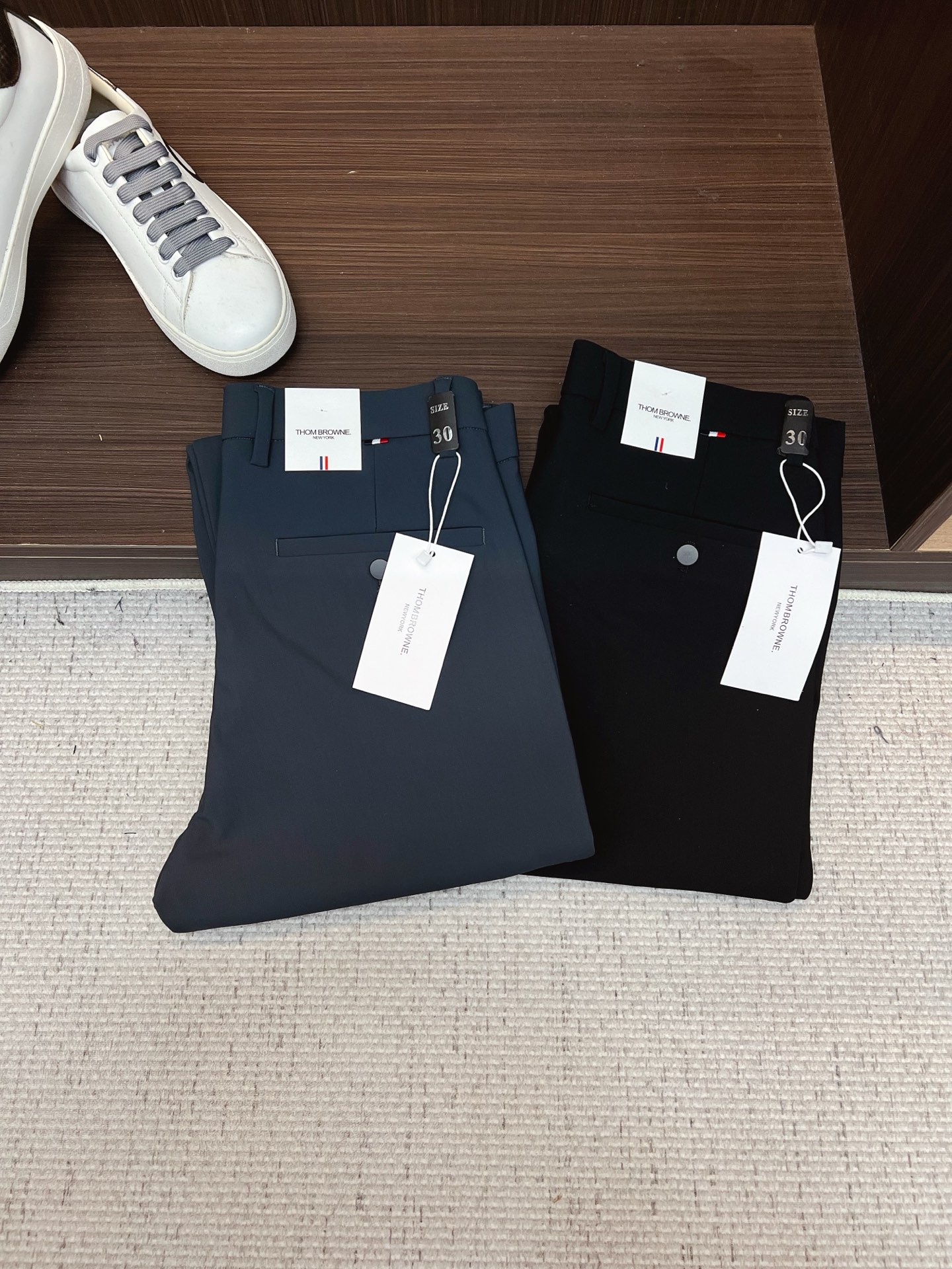 NO:834224,TB Casual Pants, Western Pants 2026SS Autumn and Winter New Style, Special Fabric for Advanced Customized Pants, Customized Original Hardware, Heavy Craftsmanship, Fine Lathe Lines, Customized Fabric, Soft and Comfortable, Remarkable Texture, Exquisite Accessories, Excellent Upper Body Effect, Complete Three Standards, Standard Sizes 29-38, No 35,,19860909TB 休闲裤 西裤2026SS秋冬新款 高级定制裤子专用面料 定制原版五金 重工工艺打造 车工走线精细 定制面料 柔软舒适 质感显著 辅料精美 上身效果超赞 三标齐全 标准尺码29-38,无35,,,Men's clothing