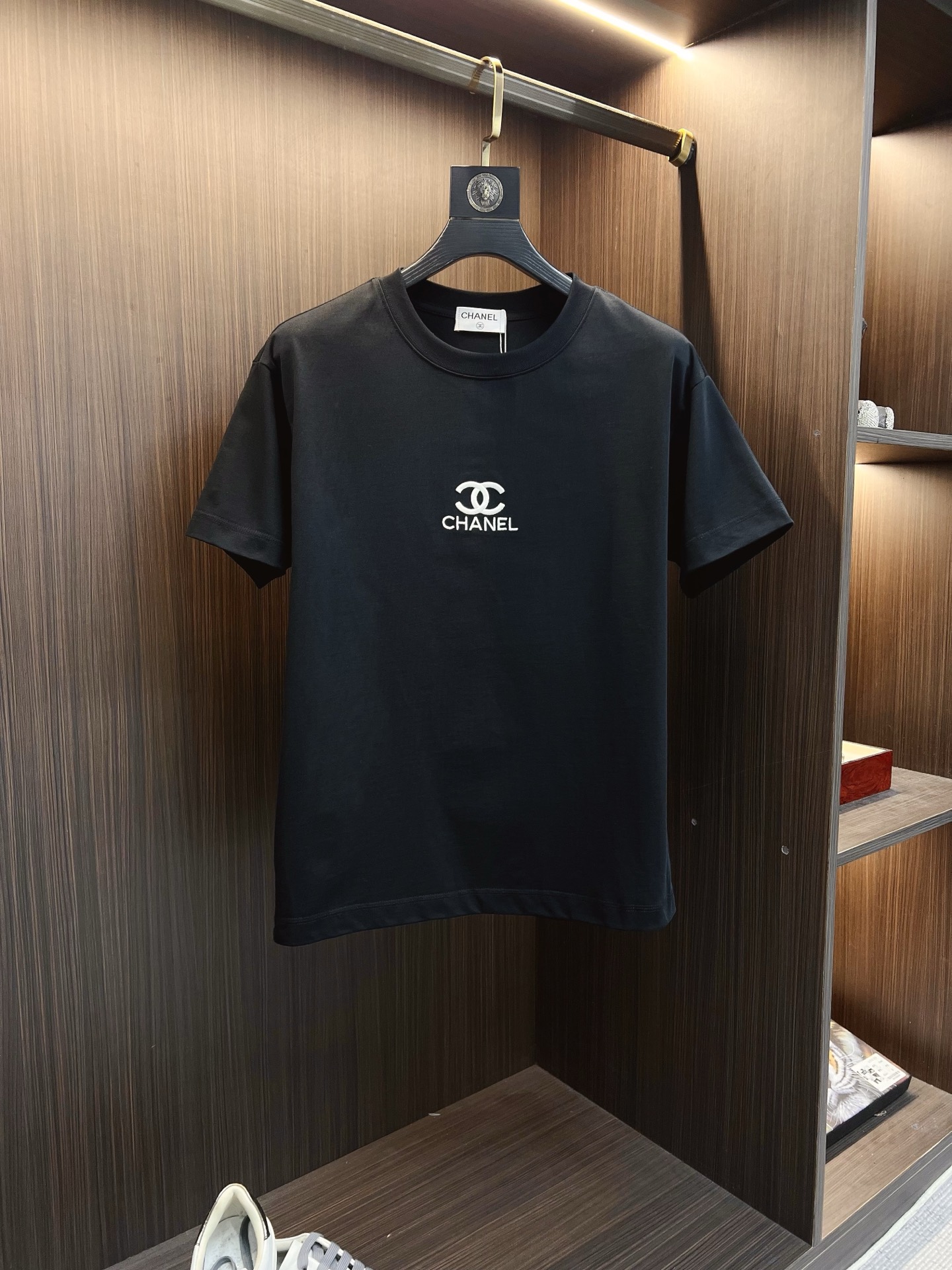 NO:848102,Chanel 2026ss new style, super attractive and stylish, first in the industry, creating a high-end urban casual sports style, the upper body can carry all styles and combinations, same style for men and women, size S-2XL,,chanel,19860909香奈儿 2026ss新款 超级耐看有型 业内首发,打造高端都市休闲运动风格,上身可以承载一切的风格搭配,男女同款 码数S-2XL,,chanel,,Men's clothing