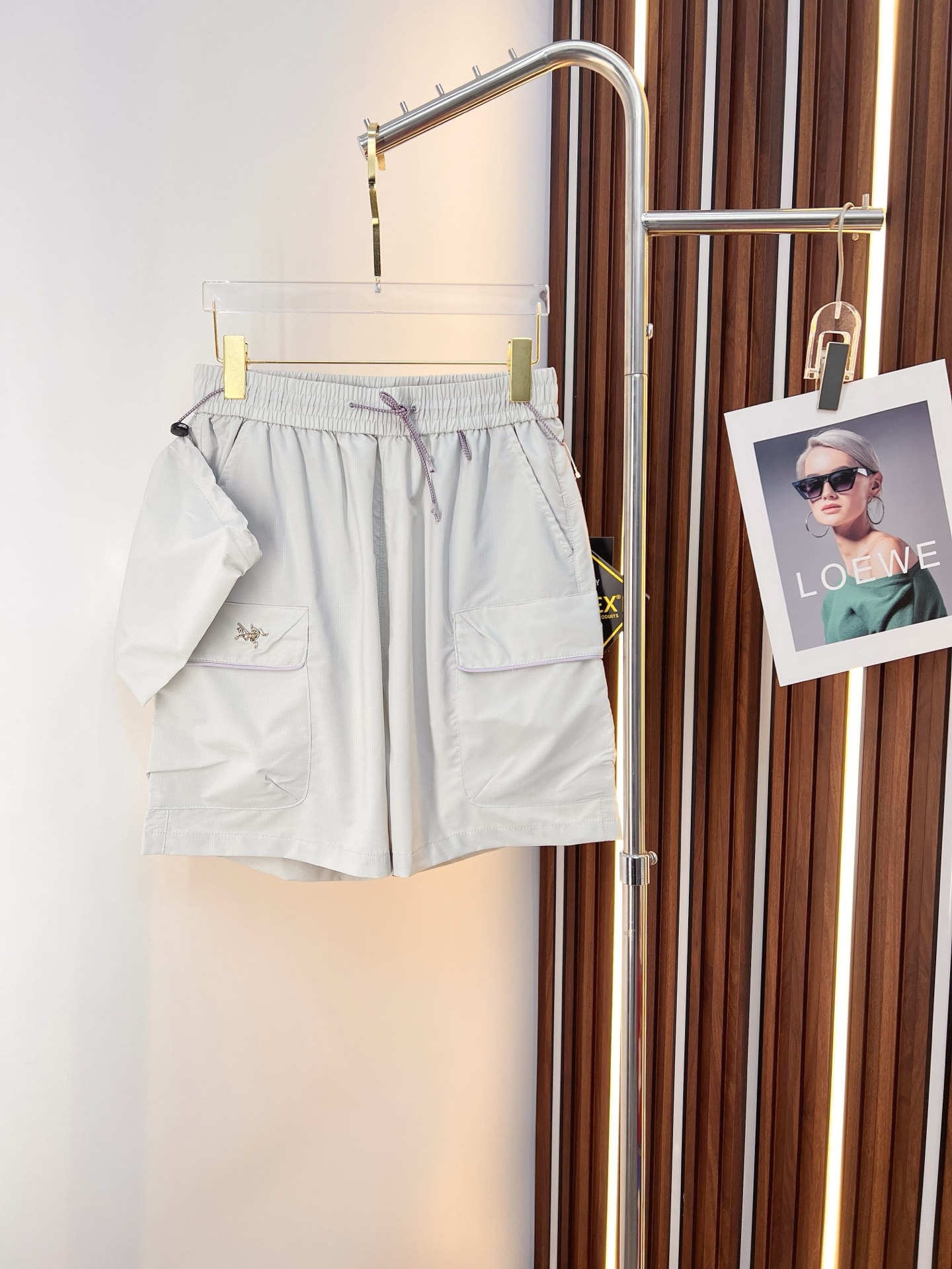 NO:859159,Arc'teryx 26ss new summer men's casual work shorts, advanced custom-made summer-specific technical quick-drying breathable fabric, with high breathability and comfort, impeccable details, customized development of accessories, what you see is what you get, reflecting high quality. It feels delicate and soft!  Three-dimensional cutting, simple and fashionable, and the upper body shape is awesome!  Size M-2XL,arc'teryx,shorts,19860909始祖鸟 26ss夏季新款男士休闲工装短裤 高级定制夏季专用科技速干透气面料 透气舒适度高,细节无可挑剔,辅料定制开发,所见即所得,体现高品质.手感细腻柔软！立体裁剪,简单时尚,上身版型超赞！码数M-2XL,arc'teryx,shorts,,Men's clothing