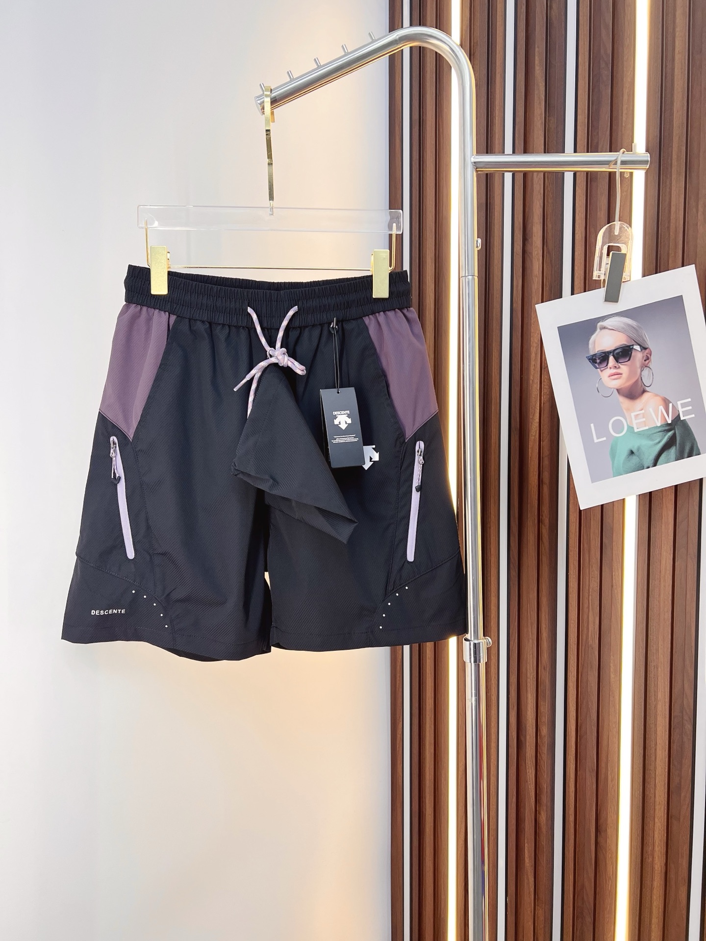 NO:859170,Disante 26ss new summer men's casual work shorts, advanced custom-made summer special technology quick-drying breathable fabric, high breathability and comfort, impeccable details, customized development of accessories, what you see is what you get, reflecting high quality. It feels delicate and soft!  Three-dimensional cutting, simple and fashionable, and the upper body shape is awesome!  Size M-2XL,,shorts,19860909迪山特 26ss夏季新款男士休闲工装短裤 高级定制夏季专用科技速干透气面料 透气舒适度高,细节无可挑剔,辅料定制开发,所见即所得,体现高品质.手感细腻柔软！立体裁剪,简单时尚,上身版型超赞！码数M-2XL,,shorts,,Men's clothing