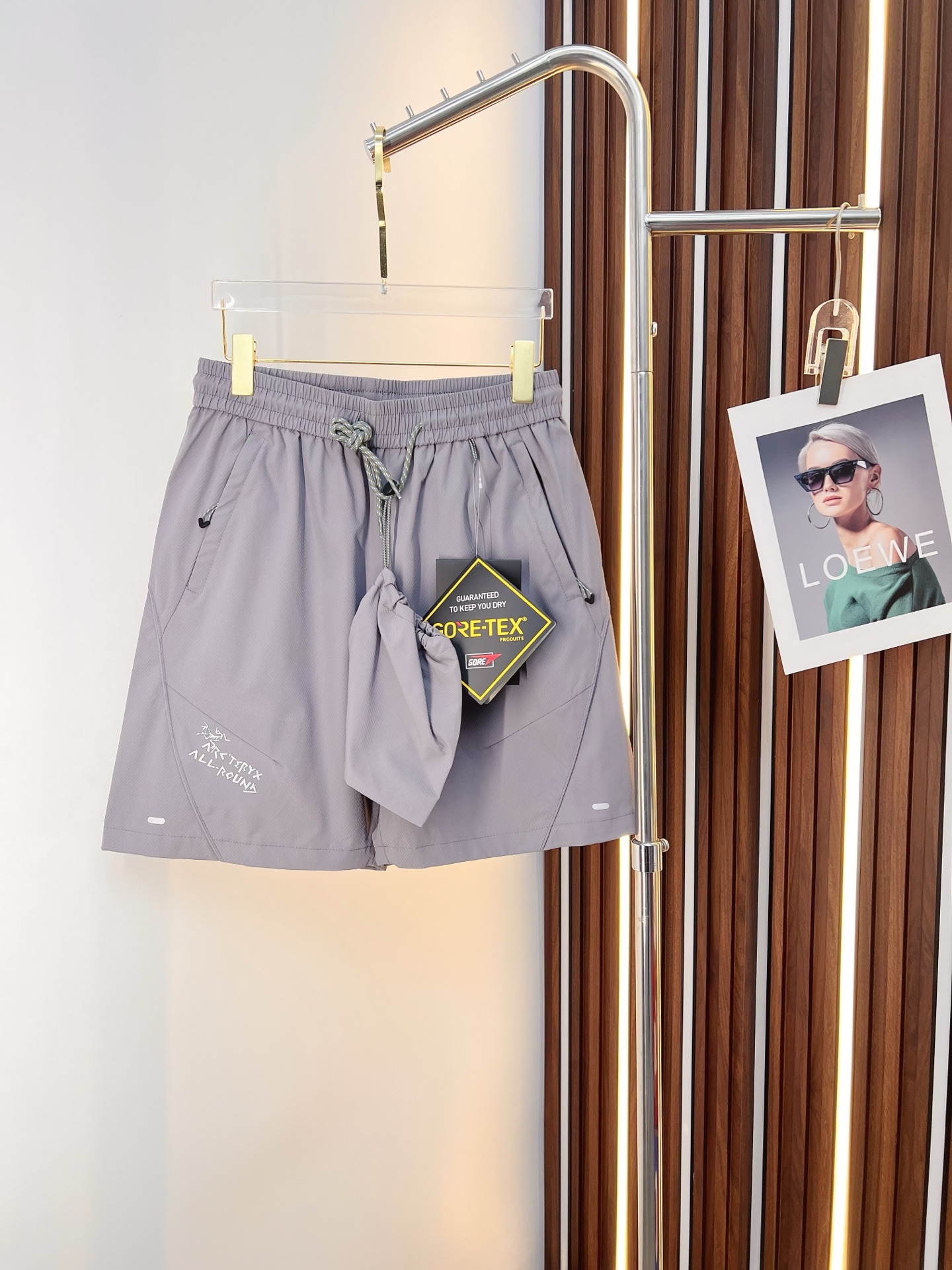 NO:849697,Arc'teryx 26ss new summer men's casual work shorts, advanced custom-made summer-specific technical quick-drying breathable fabric, with high breathability and comfort, impeccable details, customized development of accessories, what you see is what you get, reflecting high quality. It feels delicate and soft!  Three-dimensional cutting, simple and fashionable, and the upper body shape is awesome!  Size M-4XL,arc'teryx,shorts,19860909始祖鸟 26ss夏季新款男士休闲工装短裤 高级定制夏季专用科技速干透气面料 透气舒适度高,细节无可挑剔,辅料定制开发,所见即所得,体现高品质.手感细腻柔软！立体裁剪,简单时尚,上身版型超赞！码数M-4XL,arc'teryx,shorts,,Men's clothing