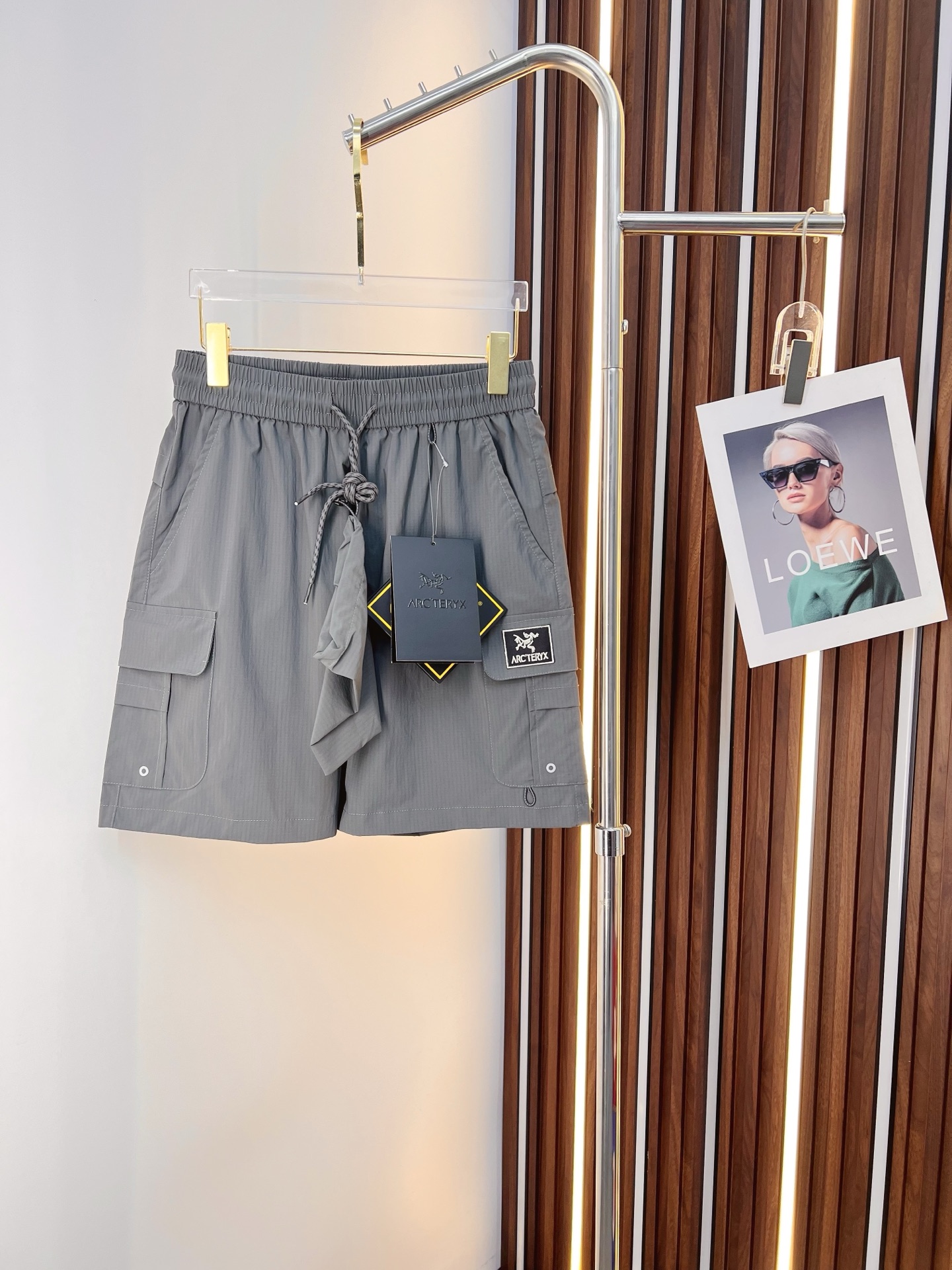 NO:849682,Arc'teryx 26ss new summer men's casual work shorts, advanced custom-made summer-specific technical quick-drying breathable fabric, with high breathability and comfort, impeccable details, customized development of accessories, what you see is what you get, reflecting high quality. It feels delicate and soft!  Three-dimensional cutting, simple and fashionable, and the upper body shape is awesome!  Size M-4XL,arc'teryx,shorts,19860909始祖鸟 26ss夏季新款男士休闲工装短裤 高级定制夏季专用科技速干透气面料 透气舒适度高,细节无可挑剔,辅料定制开发,所见即所得,体现高品质.手感细腻柔软！立体裁剪,简单时尚,上身版型超赞！码数M-4XL,arc'teryx,shorts,,Men's clothing