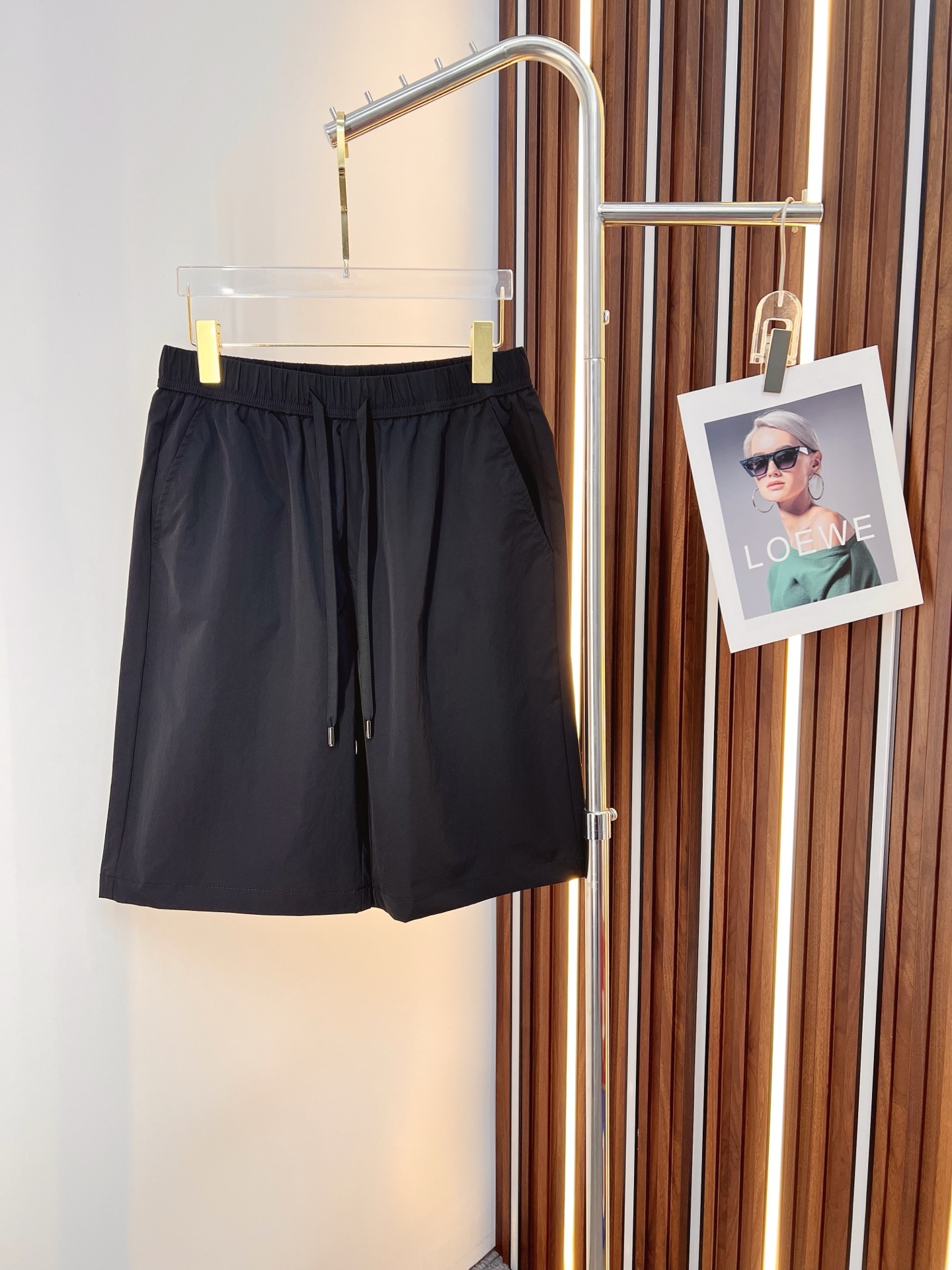 NO:859167,Ermenegildo Zegna 26ss new summer men's casual work shorts, advanced custom-made summer special technical quick-drying breathable fabric, high breathability and comfort, impeccable details, customized development of accessories, what you see is what you get, reflecting high quality. It feels delicate and soft!  Three-dimensional cutting, simple and fashionable, and the upper body shape is awesome!  Size M-4XL,,zegna,shorts,19860909杰尼亚 26ss夏季新款男士休闲工装短裤 高级定制夏季专用科技速干透气面料 透气舒适度高,细节无可挑剔,辅料定制开发,所见即所得,体现高品质.手感细腻柔软！立体裁剪,简单时尚,上身版型超赞！码数M-4XL,,zegna,shorts,,Men's clothing
