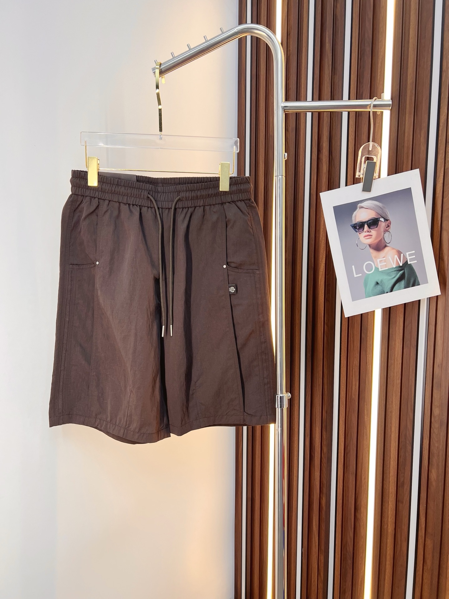 NO:849696,Lss new summer men's casual work shorts, advanced custom-made summer-specific technical quick-drying breathable fabrics, with high breathability and comfort, impeccable details, customized development of accessories, what you see is what you get, reflecting high quality. It feels delicate and soft!  Three-dimensional cutting, simple and fashionable, and the upper body shape is awesome!  Size M-4XL,,shorts,19860909Lss夏季新款男士休闲工装短裤 高级定制夏季专用科技速干透气面料 透气舒适度高,细节无可挑剔,辅料定制开发,所见即所得,体现高品质.手感细腻柔软！立体裁剪,简单时尚,上身版型超赞！码数M-4XL,,shorts,,Men's clothing