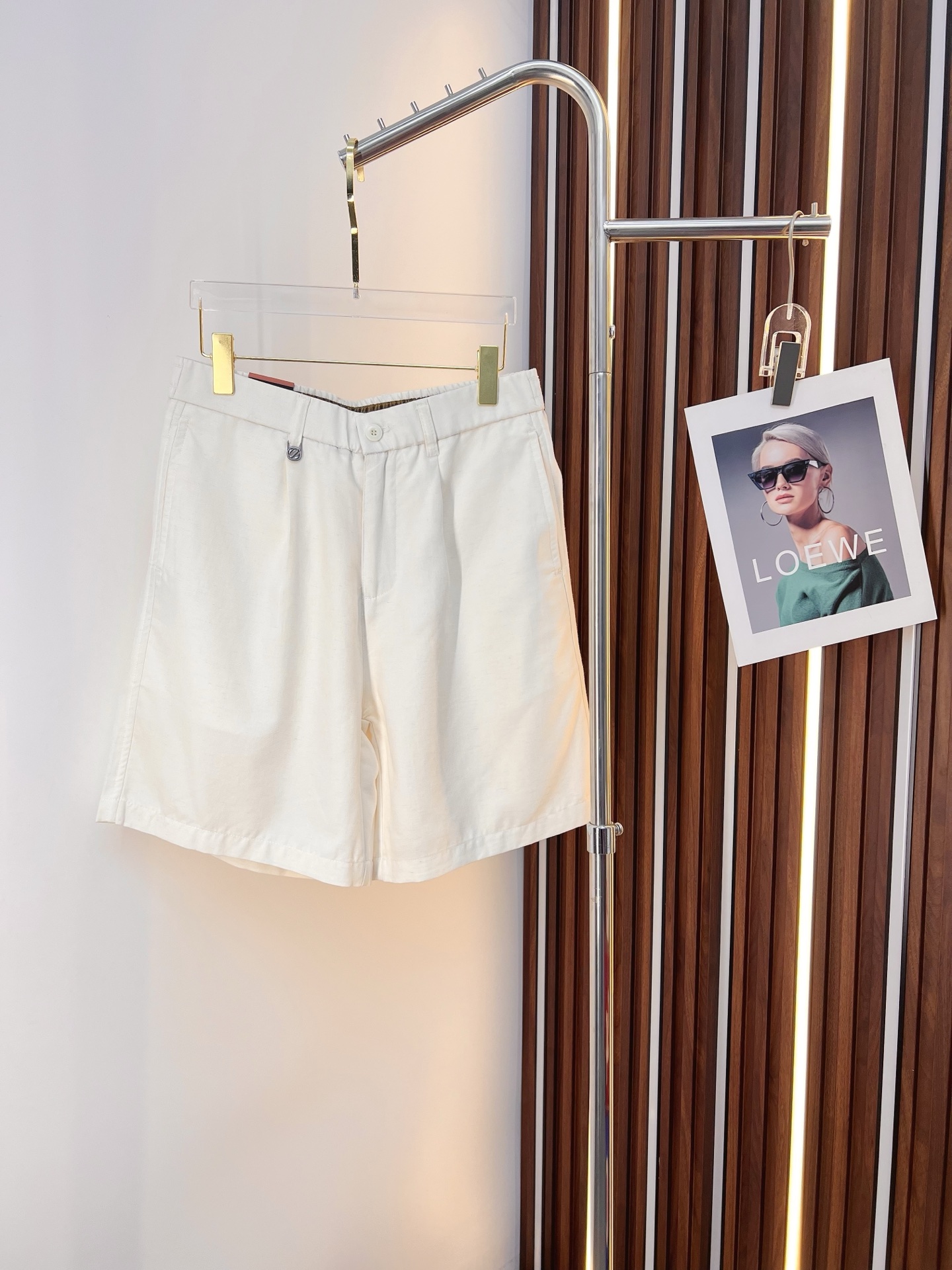 NO:849708,Ermenegildo Zegna 26ss new summer men's casual work shorts, advanced custom-made summer special technical quick-drying breathable fabric, high breathability and comfort, impeccable details, customized development of accessories, what you see is what you get, reflecting high quality. It feels delicate and soft!  Three-dimensional cutting, simple and fashionable, and the upper body shape is awesome!  Size M-4XL,,zegna,shorts,19860909杰尼亚 26ss夏季新款男士休闲工装短裤 高级定制夏季专用科技速干透气面料 透气舒适度高,细节无可挑剔,辅料定制开发,所见即所得,体现高品质.手感细腻柔软！立体裁剪,简单时尚,上身版型超赞！码数M-4XL,,zegna,shorts,,Men's clothing