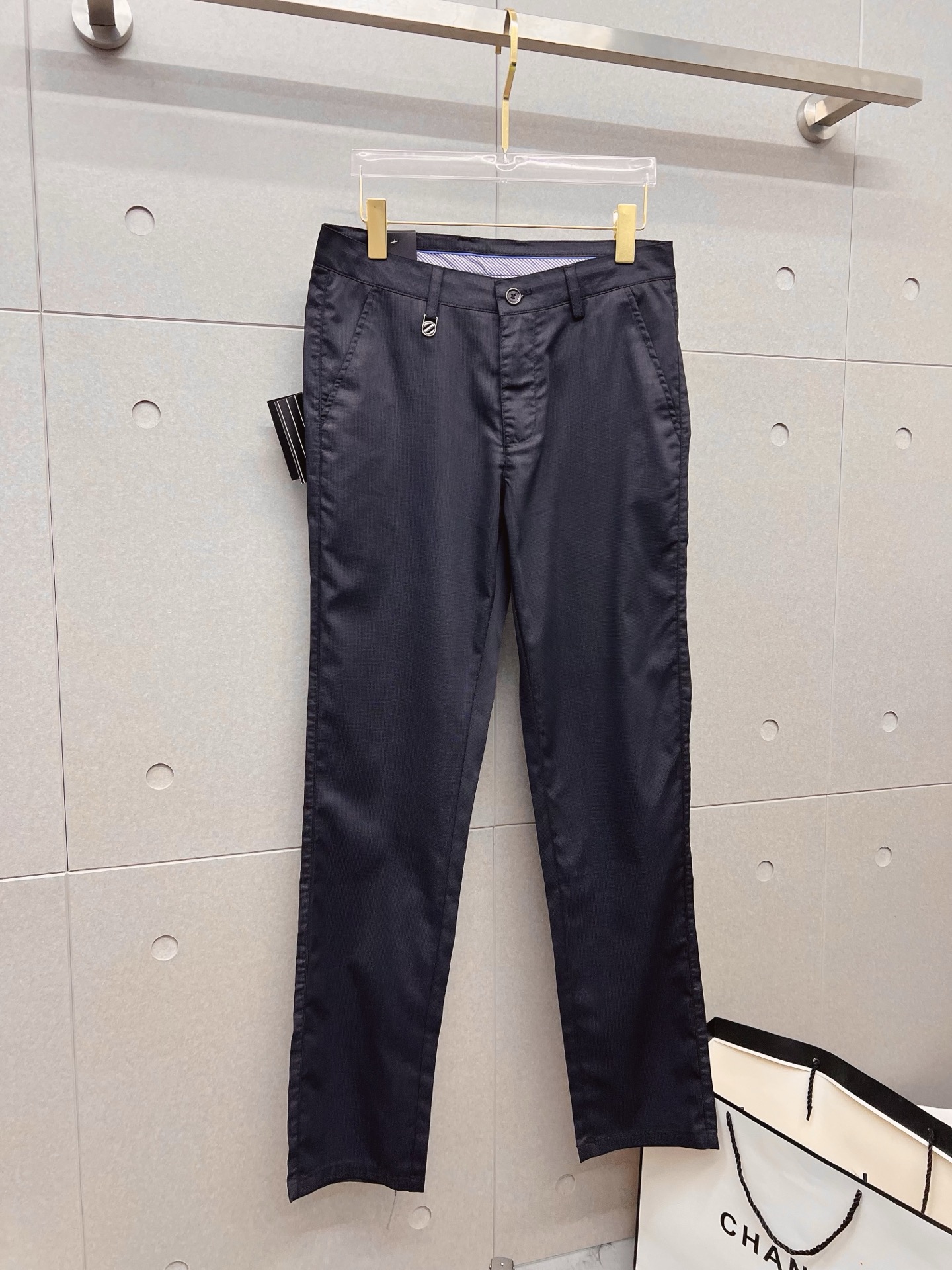 NO:957639,Zegna casual pants 2026SS new summer style, special fabric for advanced custom pants, customized original hardware, heavy craftsmanship, fine turning and wiring, customized fabric, soft and comfortable, significant texture, exquisite accessories, excellent upper body effect, complete three standards, standard size 30-38,,zegna,19860909杰尼亚 休闲裤2026SS夏季新款 高级定制裤子专用面料 定制原版五金 重工工艺打造 车工走线精细 定制面料 柔软舒适 质感显著 辅料精美 上身效果超赞 三标齐全 标准尺码30-38,,zegna,,Men's clothing
