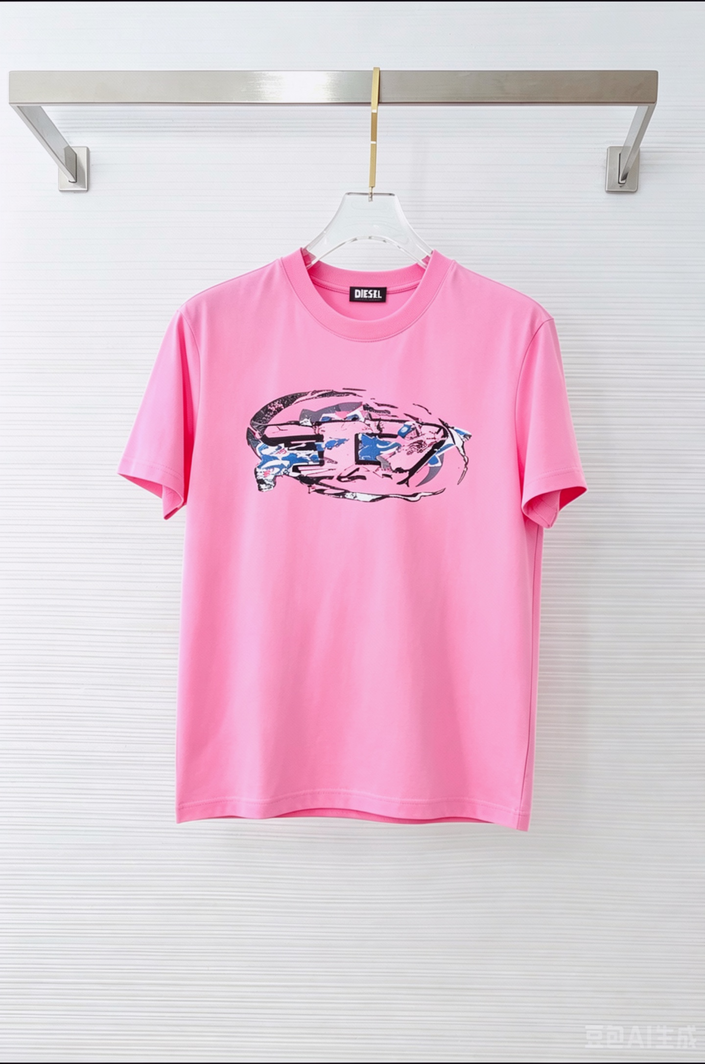 NO:935036,Diesel's 2026 new summer short-sleeved T-shirt, the exclusive first release of the personalized art series on the entire network. The versatile style has perfectly processed details. The pure cotton fabric is very exquisite. The original fabric is the same high version as the Internet celebrity star. The high quality feels very comfortable, fashionable and personalized. A super versatile and good-looking one. Size M-3XL,, T-shirt, tees, t-shirt,19860909迪赛 2026夏季新款短袖T恤,个性艺术系列全网独家首发 百搭款细节处理完美纯棉面料十分精致 原版面料 网红明星同款高版本 高品质手感非常舒服 时尚又个性 超级百搭好看的一款.码数M-3XL,,T-shirt,tees，t-shirt,,Men's clothing