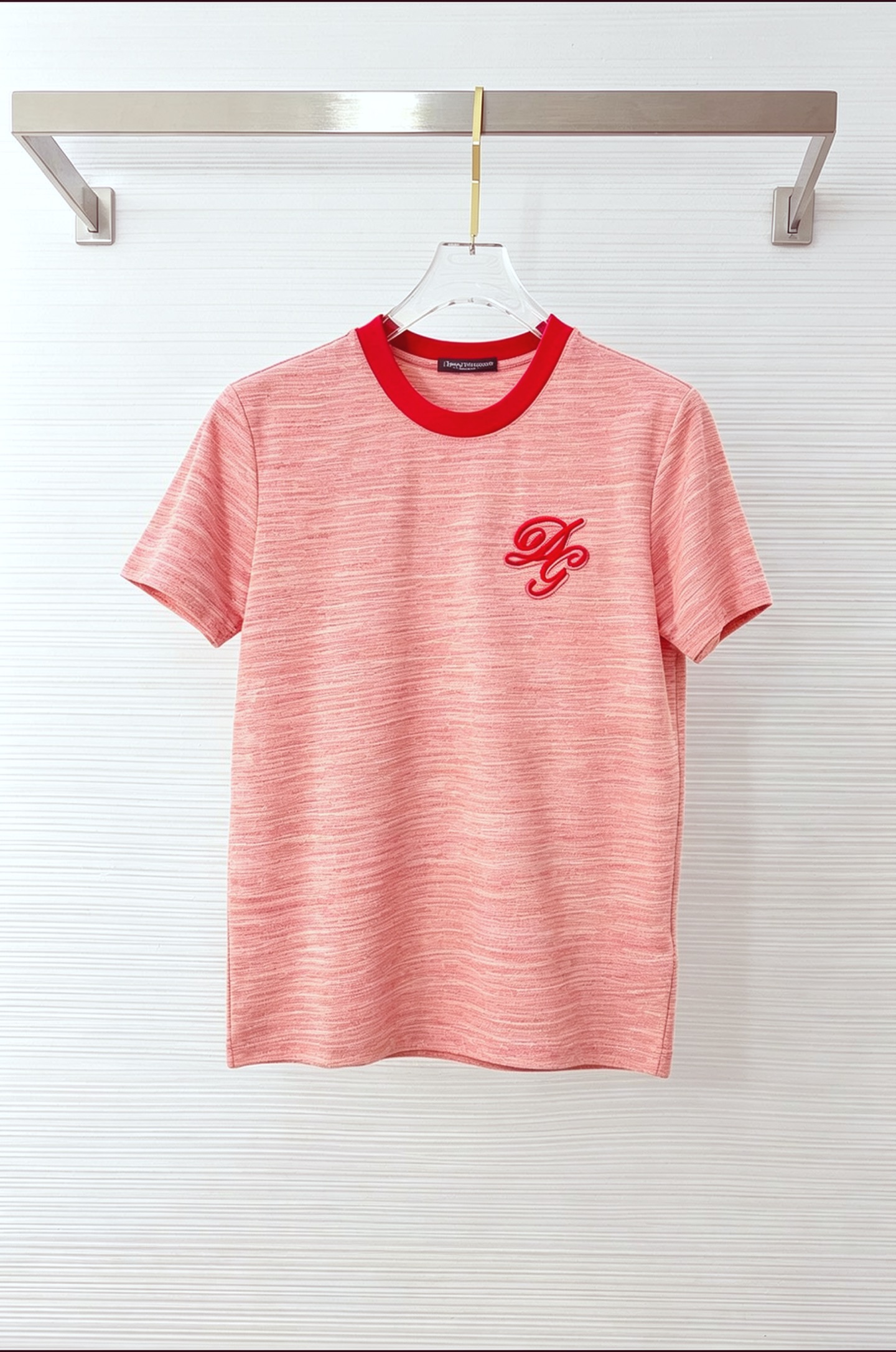NO:935046,DG 2026 new summer short-sleeved T-shirt, the exclusive debut of the personalized art series on the entire network. The versatile style has perfect details and the pure cotton fabric is very exquisite. The original fabric is the same high version of the Internet celebrity star. The high-quality feel is very comfortable, fashionable and personalized. A super versatile and good-looking one. Size M-3XL,, T-shirt, tees, t-shirt,19860909DG 2026夏季新款短袖T恤,个性艺术系列全网独家首发 百搭款细节处理完美纯棉面料十分精致 原版面料 网红明星同款高版本 高品质手感非常舒服 时尚又个性 超级百搭好看的一款.码数M-3XL,,T-shirt,tees，t-shirt,,Men's clothing