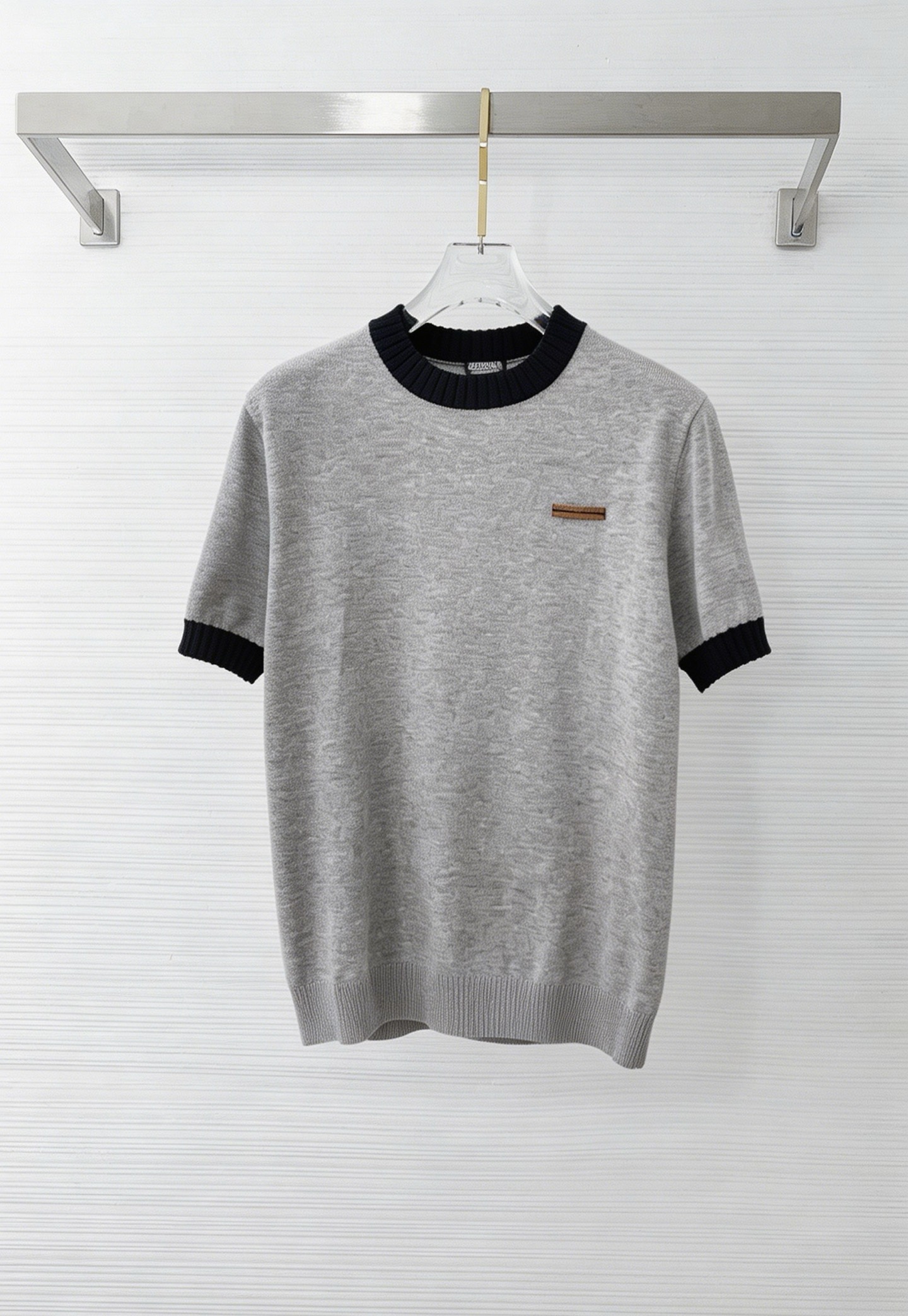 NO:938173,Ermenegildo Zegna's new knitted short-sleeve, super classic design, simple without any unnecessary cumbersomeness, a versatile item that is indispensable for the wardrobe, made of high-quality wool, super comfortable to wear, avant-garde and practical, exquisite and perfect craftsmanship, a classic in the fashion and leisure series!  Size M-3XL,,zegna,T-shirt,19860909杰尼亚 新款针织短袖,超经典设计,简约没有任何多余累赘感,衣橱不可缺少的一件百搭单品,采用优质羊毛制作而成,穿身上超级舒适,前卫又实穿,精致完美工艺,时尚休闲系列的经典之作！ 尺码M-3XL,,zegna,T-shirt,,Men's clothing