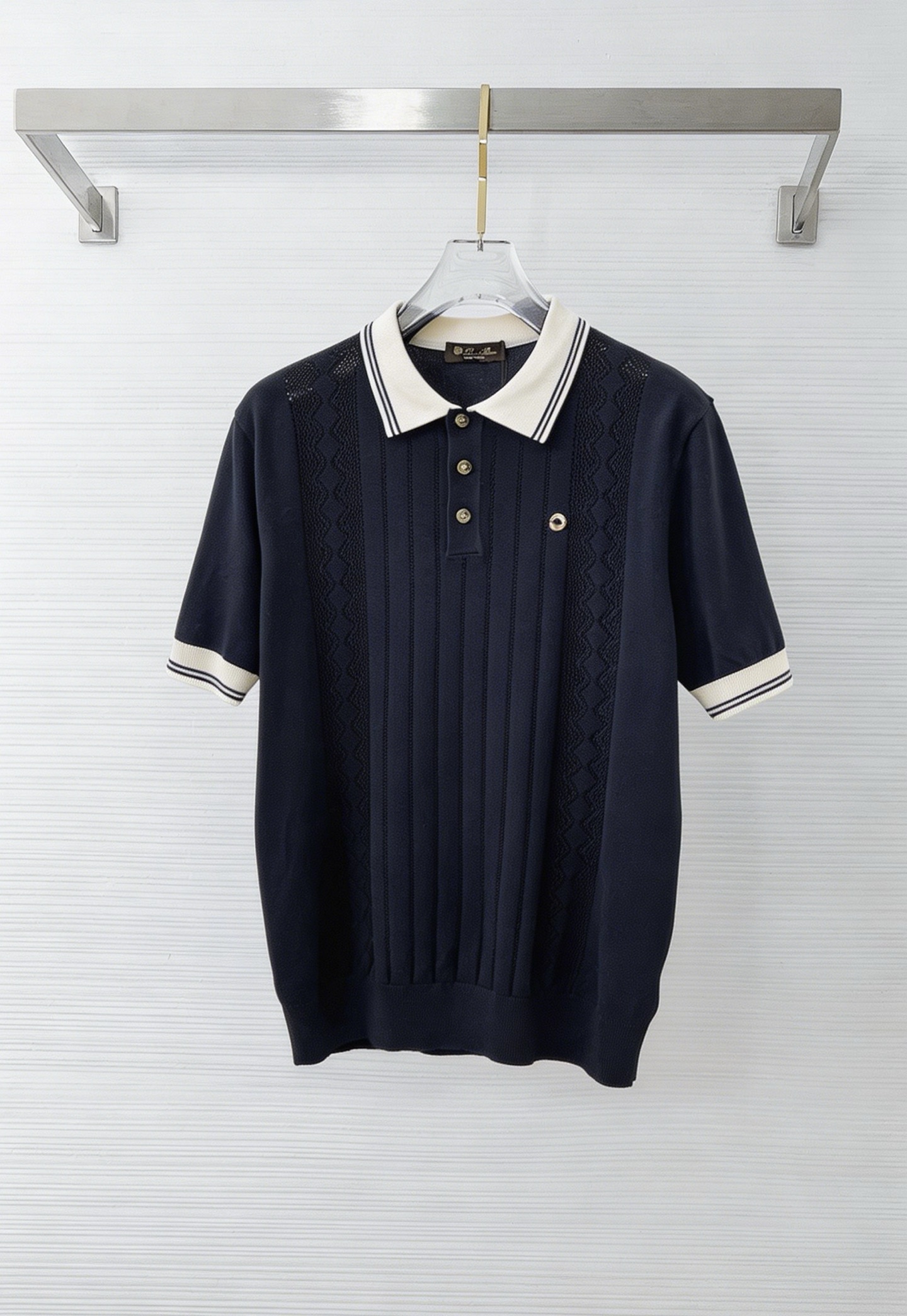 NO:938175,LP's new knitted short-sleeve, super classic design, simple without any unnecessary cumbersomeness, a versatile item that is indispensable for the wardrobe, made of high-quality wool, super comfortable to wear, avant-garde and practical, exquisite and perfect craftsmanship, a classic in the fashion and leisure series!  Size M-3XL,,loro piana,T-shirt,19860909LP 新款针织短袖,超经典设计,简约没有任何多余累赘感,衣橱不可缺少的一件百搭单品,采用优质羊毛制作而成,穿身上超级舒适,前卫又实穿,精致完美工艺,时尚休闲系列的经典之作！ 尺码M-3XL,,loro piana,T-shirt,,Men's clothing