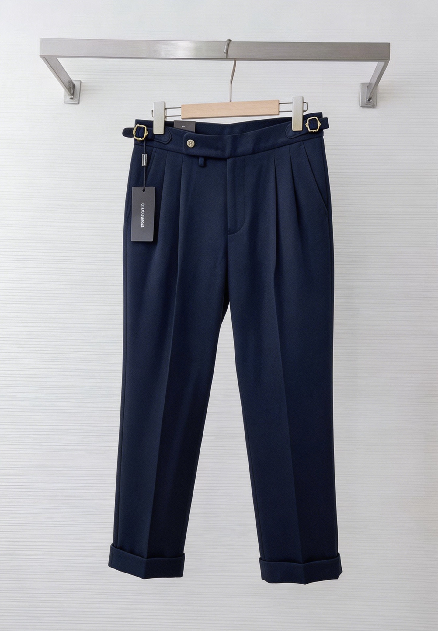 NO:938134,DG 2026 new casual trousers and trousers are on sale simultaneously on the official website. The trousers are designed with body craftsmanship, imported customer-supplied accessories and fabrics are customized. Factory-produced products are exempted from inspection!  Every detail is done to the extreme, original hardware accessories, full of fashion, stylish and handsome upper body, a must-have item for fashionistas!  Original product from AX!  Code number 29-36,,19860909DG 2026新品休闲裤西裤,官网同步发售,裤身工艺设计,进口客供辅料、面料定制,代工厂出品免检！每个细节做到极致,原版五金配件,潮范十足、上身有型帅气,潮人必备单品！ AX原单出品！ 码数29—36,,,Men's clothing