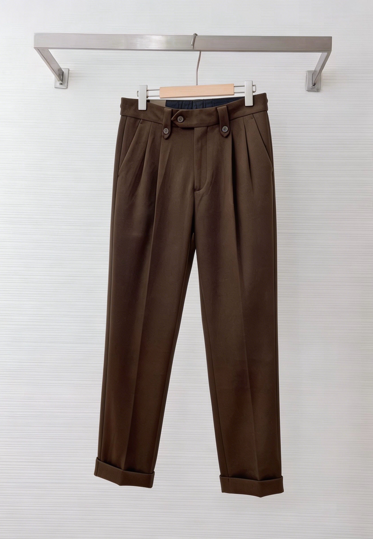 NO:914236,LP 2006 new casual trousers and trousers, available simultaneously on the official website, trousers body craftsmanship design, imported customer-supplied accessories, fabric customization, factory-produced products exempted from inspection!  Every detail is done to the extreme, original hardware accessories, full of fashion, stylish and handsome upper body, a must-have item for fashionistas!  Original product from AX!  Code number 29-36,,loro piana,19860909LP 2006新品休闲裤西裤,官网同步发售,裤身工艺设计,进口客供辅料、面料定制,代工厂出品免检！每个细节做到极致,原版五金配件,潮范十足、上身有型帅气,潮人必备单品！ AX原单出品！ 码数29—36,,loro piana,,Men's clothing