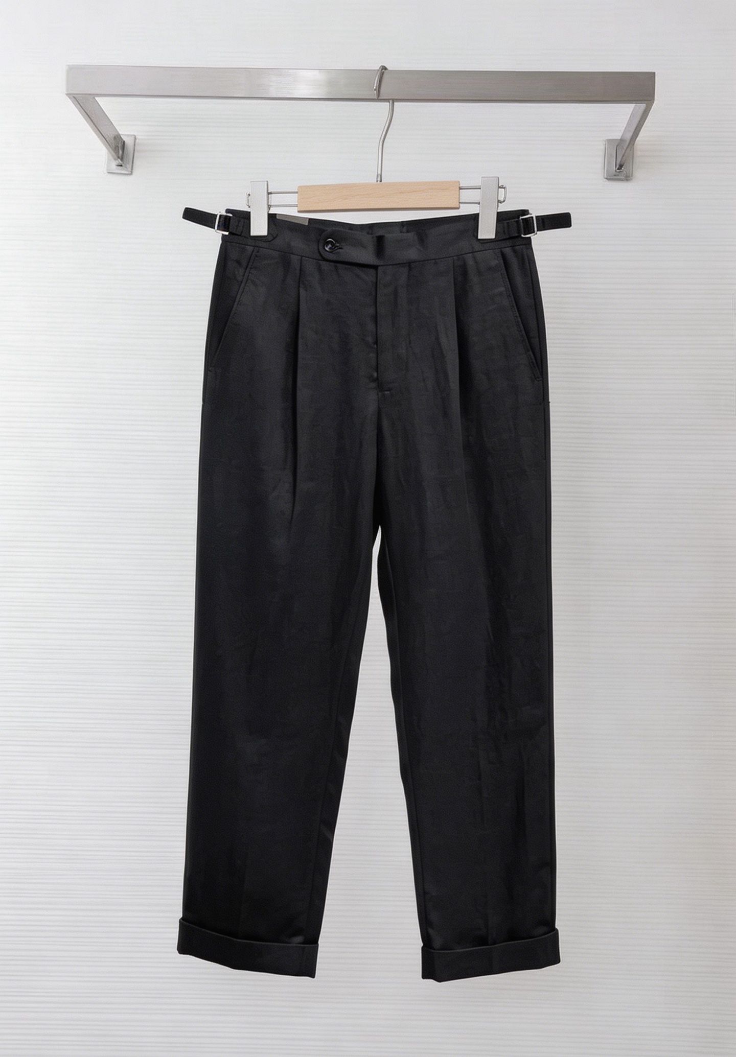 NO:914222,GUCCI 2026 new casual trousers and trousers, available simultaneously on the official website, trousers body craftsmanship design, imported customer-supplied accessories, fabric customization, OEM products are exempted from inspection!  Every detail is done to the extreme, original hardware accessories, full of fashion, stylish and handsome upper body, a must-have item for fashionistas!  Original product from AX!  Code number 29-36,,gucci,19860909GUCCI 古奇 2026新品休闲裤西裤,官网同步发售,裤身工艺设计,进口客供辅料、面料定制,代工厂出品免检！每个细节做到极致,原版五金配件,潮范十足、上身有型帅气,潮人必备单品！ AX原单出品！ 码数29—36,,gucci,,Men's clothing