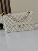Chanel Couleur abricot rose Quincaillerie en or Peau de mouton Fashion La chaîne 1 Chanel Couleur abricot rose Quincaillerie en or Peau de mouton Fashion La chaîne