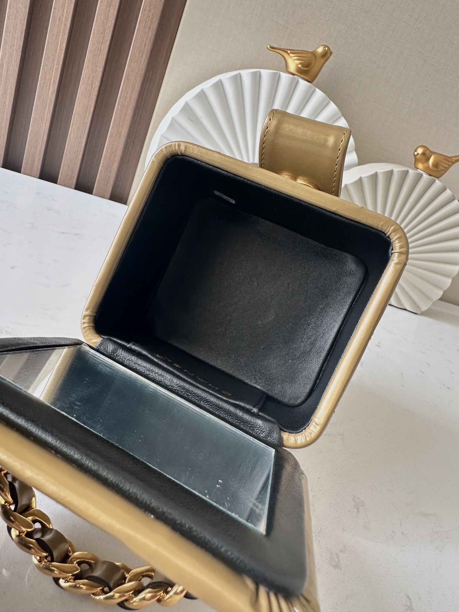 Chanel 这款是香奶奶 家vintage小怪级别的化妆包