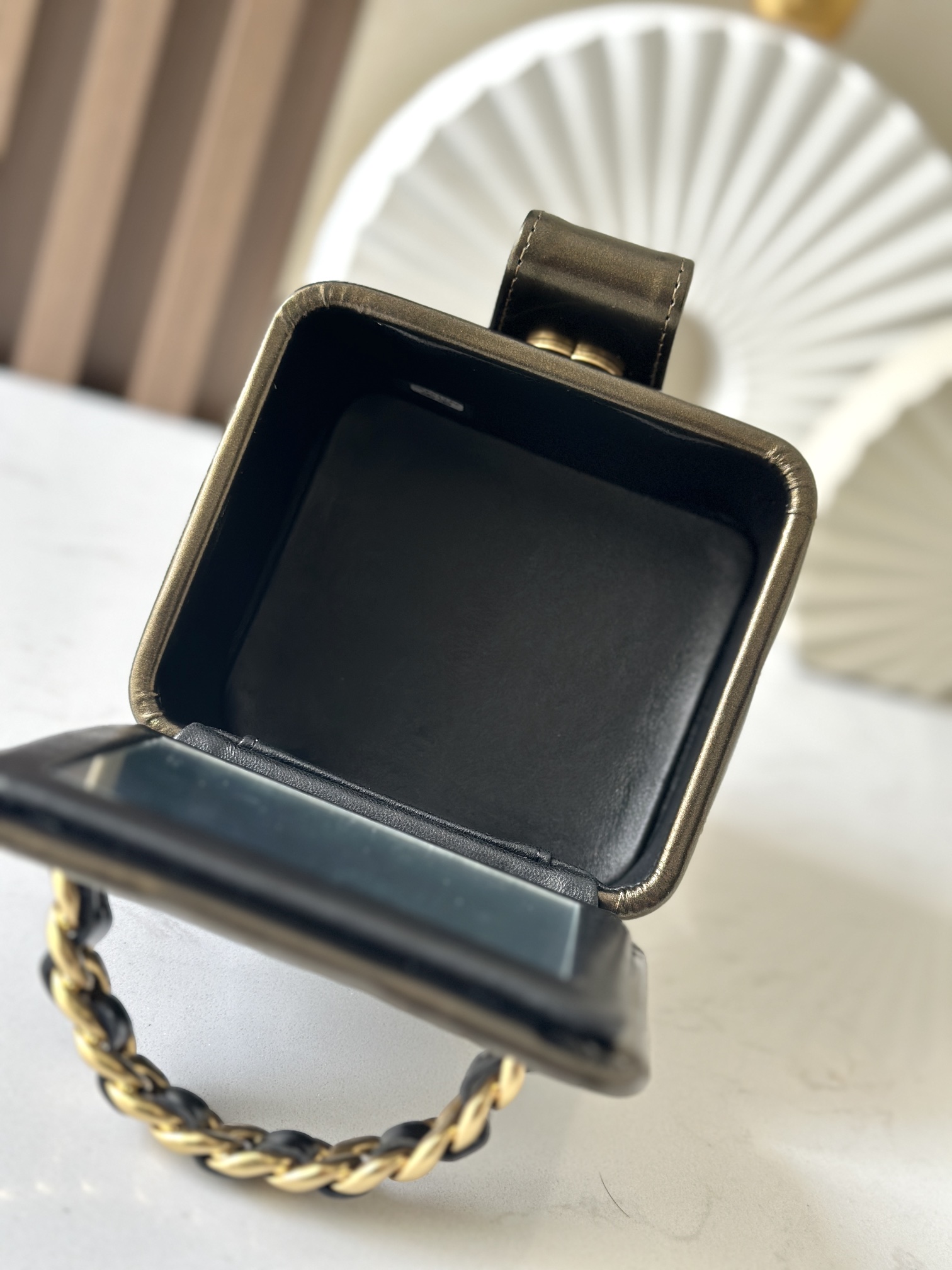 Chanel 这款是香奶奶 家vintage小怪级别的化妆包