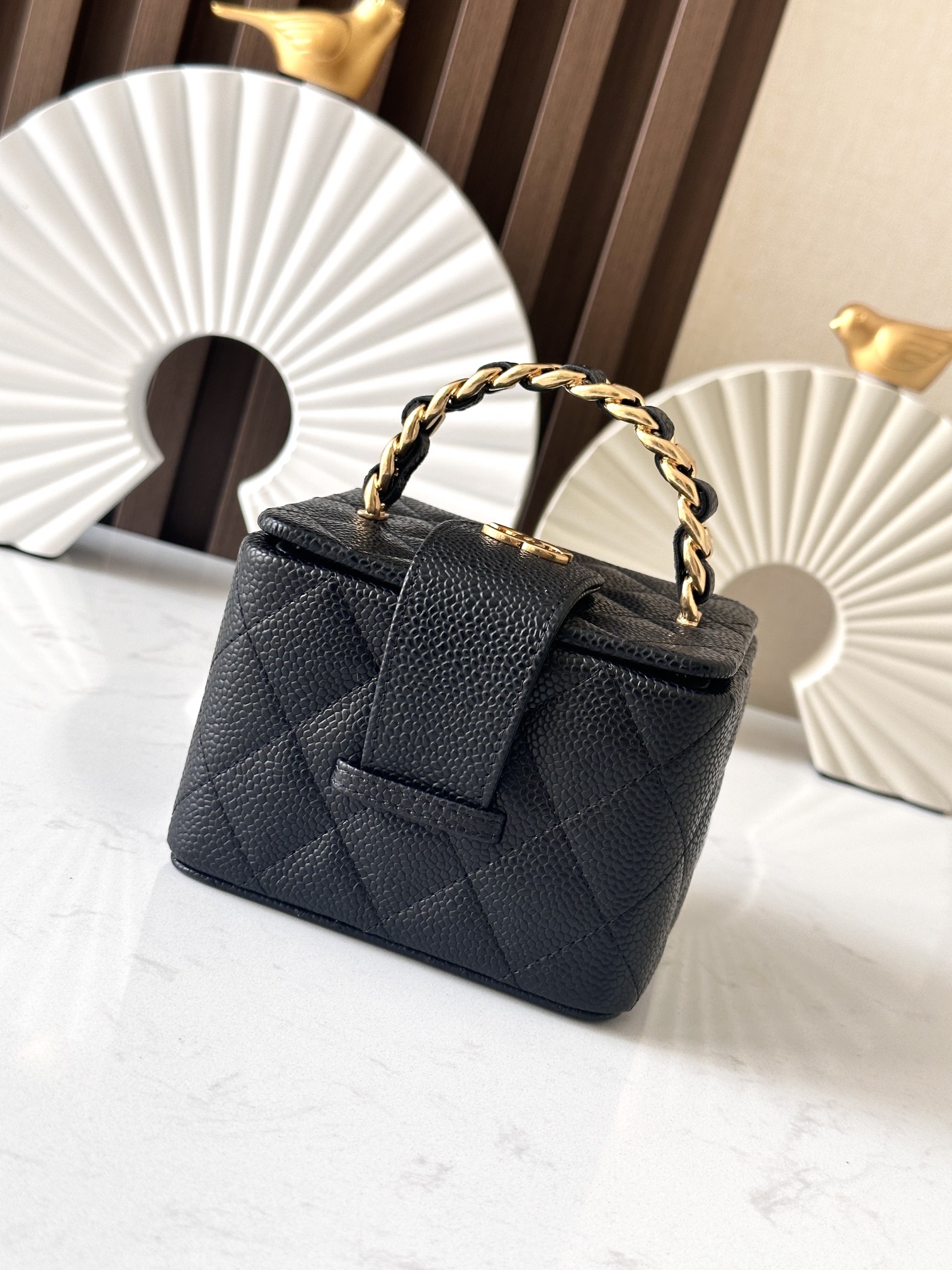 Chanel 这款是香奶奶 家vintage小怪级别的化妆包