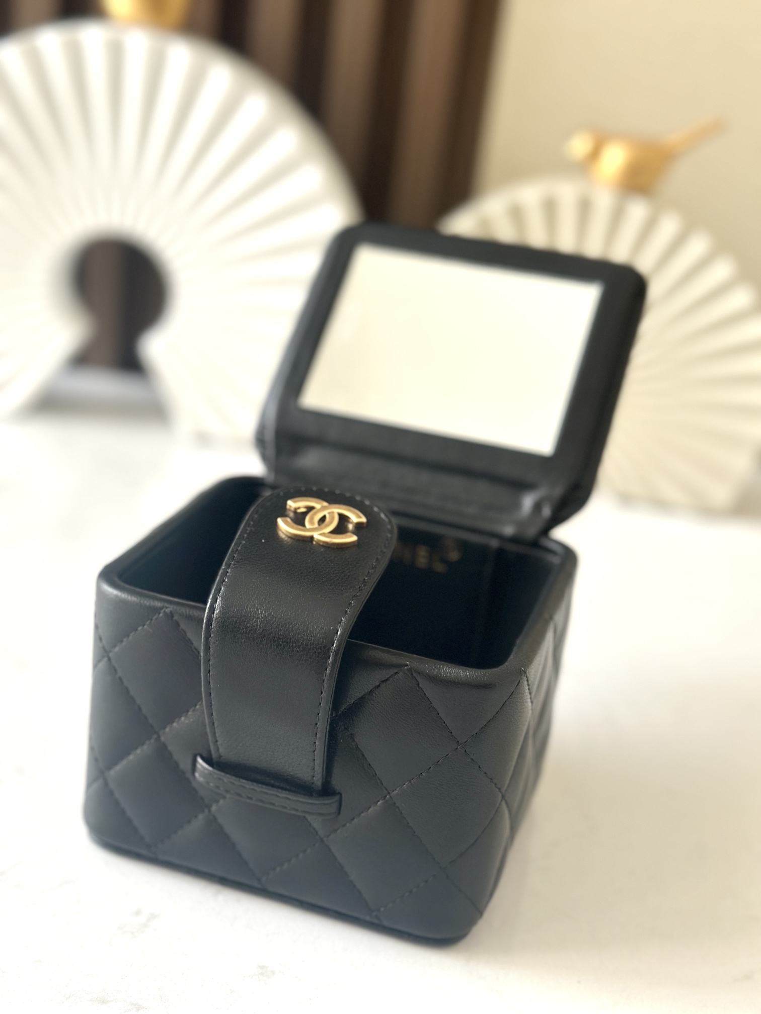 Chanel 这款是香奶奶 家vintage小怪级别的化妆包