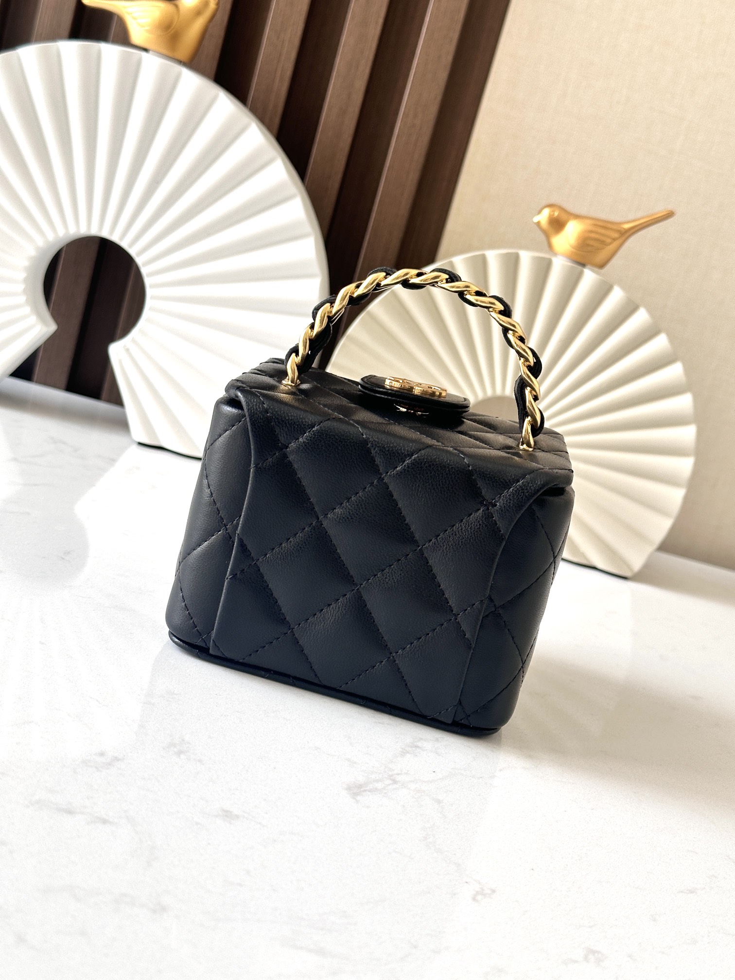 Chanel 这款是香奶奶 家vintage小怪级别的化妆包