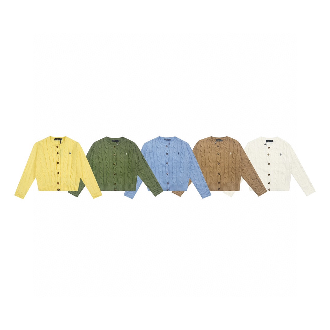 Modelo 6104 Ralph Lauren cárdigan retro de punto trenzado con pequeño logo y caballo. Tallas: M/L. Colores: b…