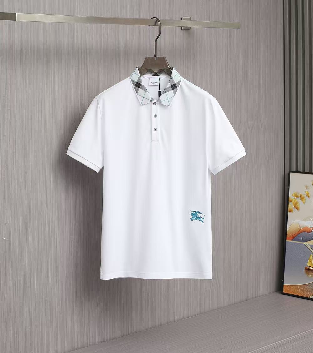 NO:136897,The new Polo of B home is available. The new summer 2025ss logo men's lapel Polo shirt!  Classic business men's style, high-end men's style at the ceiling level of business men's style!  Simple, fashionable and elegant, single-wearing inner wear is decent, quality control/detail control takes away, low-key, luxurious and connotative!  Customer-supplied fixed mesh flooring cotton cloth is carefully made, the surface of the fabric is evenly arranged and neatly arranged, with excellent breathability and heat dissipation and sweat resistance, and the comfort level of the upper body is completely better than that of ordinary single-sided sweat cloth tissue!  The classic brand LOGO logo on the chest is created with top-level craftsmanship. The LOGO has three-dimensional, clear and full texture, and is an extraordinary product in the classic field whether it is inner wear or single wear!  The exquisite cutting process, the processing of every detail is very standard and delicate, and it is comparable to that of ordinary LOW products on the market. Men must enter the basic versatile Polo shirts!  Size M-3XL Data reference M: bust 104cm-shoulder width 45cm-length 69cm-sleeve length 21cm L: bust 108cm-shoulder width 46cm-length 70cm-sleeve length 22cm XL: bust 112cm-shoulder width 47cm-length 71cm-sleeve length 23cm XXL: bust 116cm-shoulder width 48cm-sleeve length 72cm-sleeve length 24cm 3XL: bust 120cm-shoulder width 49cm-sleeve length 73cm-sleeve length 24cm.,,alexander wang19860909B家新款Polo上新啦.2025ss夏季新款 logo男士翻领Polo衫！经典商务男款,高端男装的天花板级别的商务男款！简约时尚大气不失优雅,单穿内搭体面过人,品质控/细节控的闭眼带走,低调又奢华有内涵！ 客供定织网眼珠地棉布精心制成,面料表面排列均匀整齐的网眼纹理,透气性和散热排汗性极佳,上身舒适程度完全优于普通单面汗布组织！胸前经典的品牌LOGO标识,采用顶级工艺打造,LOGO立体清晰饱满,质感非凡的特质,无论是内搭还是单穿都是一款经典领域的产品！精妙绝伦的裁剪工艺,每一个细节处理的非常标准细腻,非市面一般LOW货可以媲美的,男士必入基础百搭款Polo衫推荐！ 尺码M-3XL 数据参考 M码:胸围104cm-肩宽45cm-衣长69cm-袖长21cm L码:胸围108cm-肩宽46cm-衣长70cm-袖长22cm XL码:胸围112cm-肩宽47cm-衣长71cm-袖长23cm XXL码:胸围116cm-肩宽48cm-衣长72cm-袖长24cm 3XL码:胸围120cm-肩宽49cm-衣长73cm-袖长24cm.,,alexander wang,Men's clothing