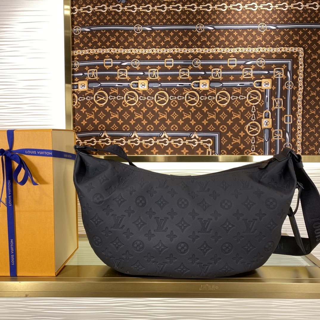 Louis Vuitton M12850 Black Monogram everyday
