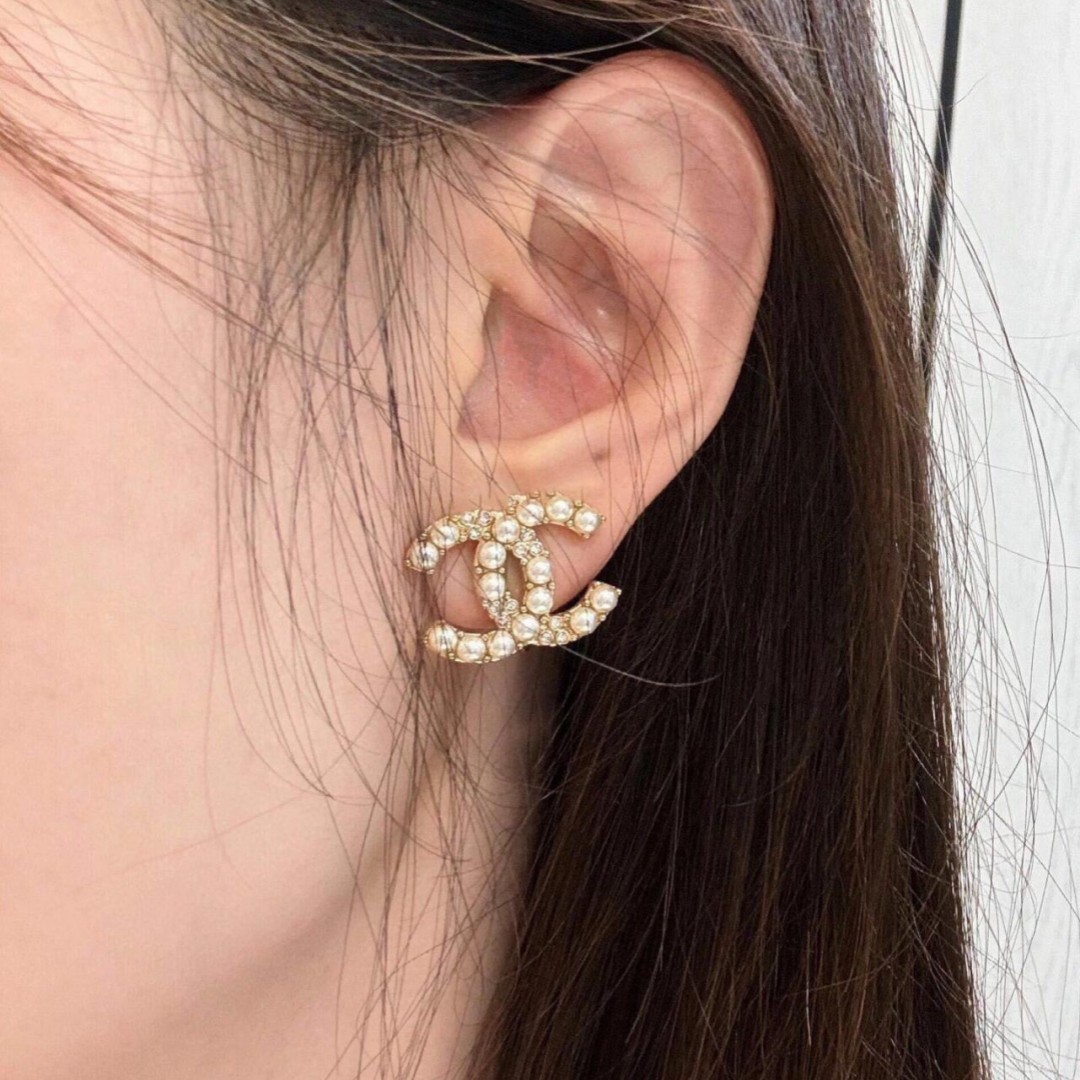 【新品出货】香奈儿珍珠耳钉