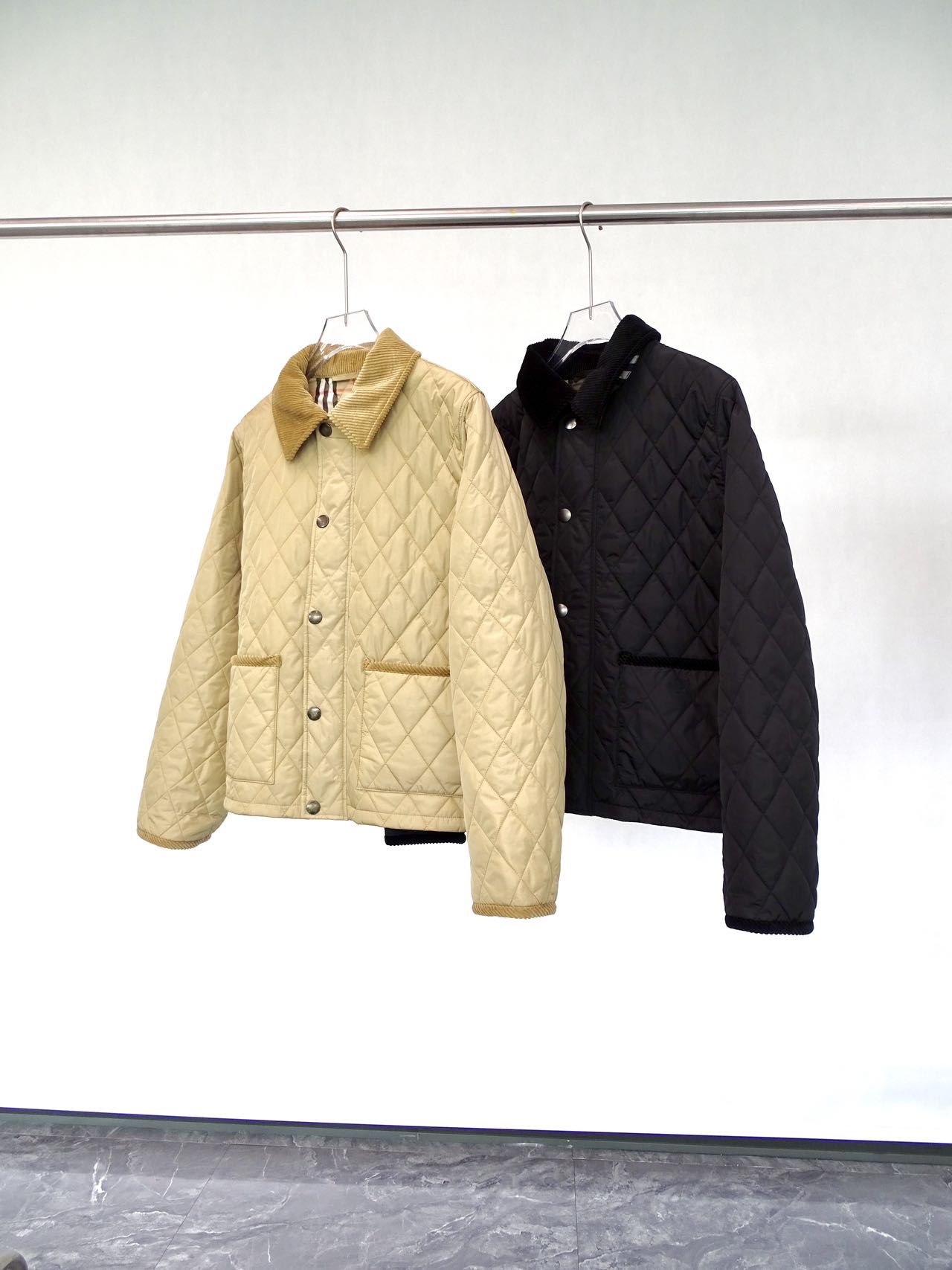 NO:446210,Product hanging tiling picture Material fabric nylon lining cotton Decorative cotton Filling polyester Color gold, black Size S, M, L,,alexander wang19860909产品挂拍平铺图 材质面料锦纶 衬里棉 装饰物棉 填充物聚酯纤维 颜色金色,黑色 尺码S,M,L,,alexander wang,Women's clothing