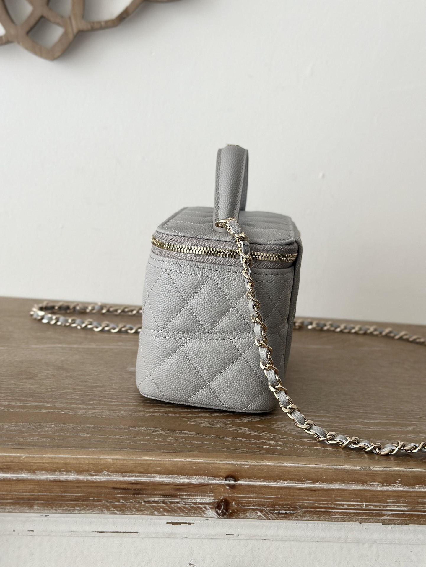 Косметичка-сумка с цепочкой и логотипом CC Chanel