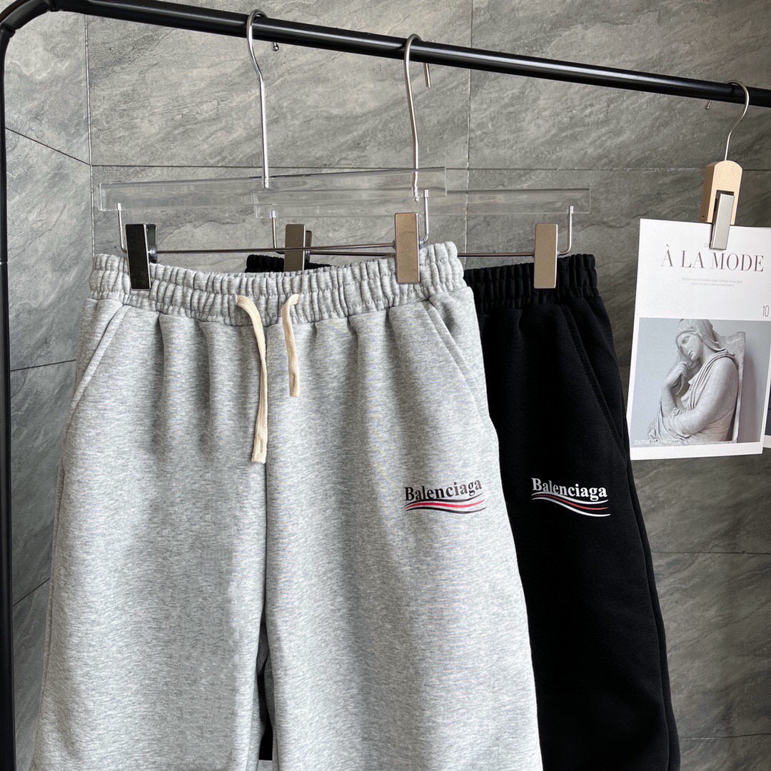 Balenciaga Pantalones Cortos de Felpa con Estampado Clásico Ola de Cola 6 i1746757224076 9704 0 4