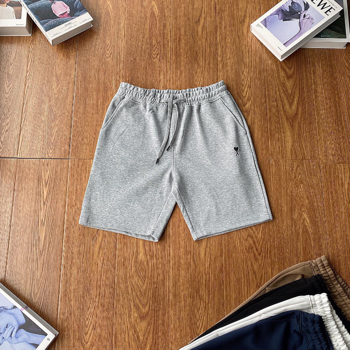 Ami Paris Pantalones Cortos Clásicos con Bordado de Corazón para Hombre 5 i1747470079884 3759 0 3