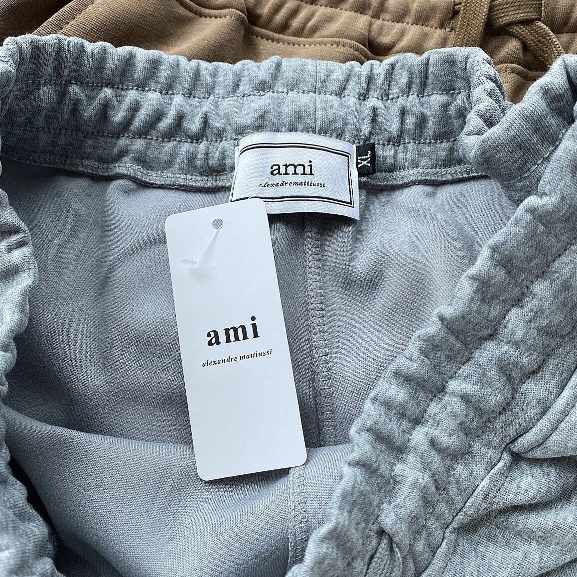 Ami Paris Pantalones Cortos Clásicos con Bordado de Corazón para Hombre 10 i1747470079917 3287 0 8
