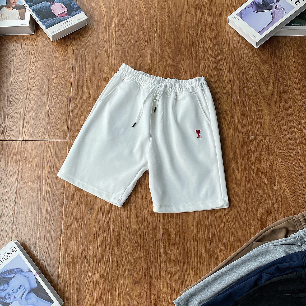 Ami Paris Pantalones Cortos Clásicos con Bordado de Corazón para Hombre 4 i1747470087078 8664 0 2