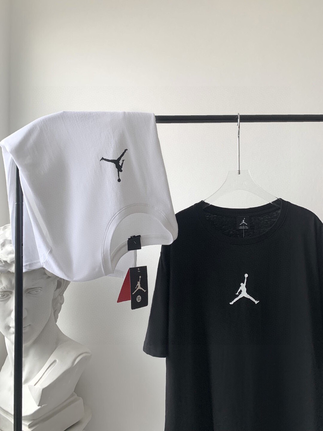 Air Jordan Camiseta de Algodón de Manga Corta con Logo - Cómoda y Elegante 5 i1747704011396 2430 0 3