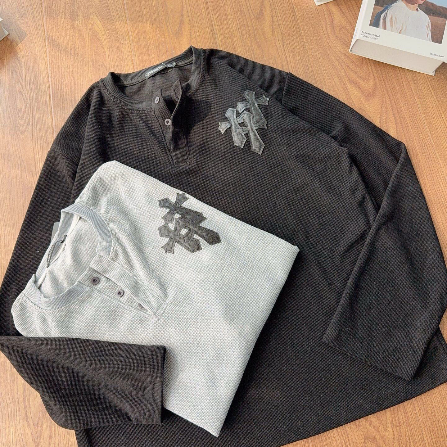Chrome Hearts Clásico Suéter Waffle con Apliques de Cruz - Comodidad y Estilo 6 i1752643324383 382 0 4