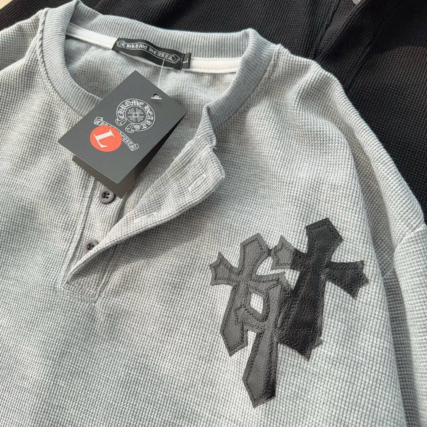 Chrome Hearts Clásico Suéter Waffle con Apliques de Cruz - Comodidad y Estilo 9 i1752643335346 5741 0 7
