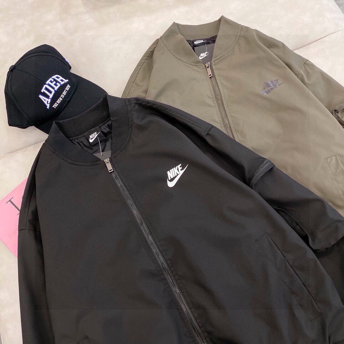 Chaqueta Bomber Nike: Estilo Clásico con Detalles Modernos y Funcionalidad 6 i1752643451084 5882 0 4