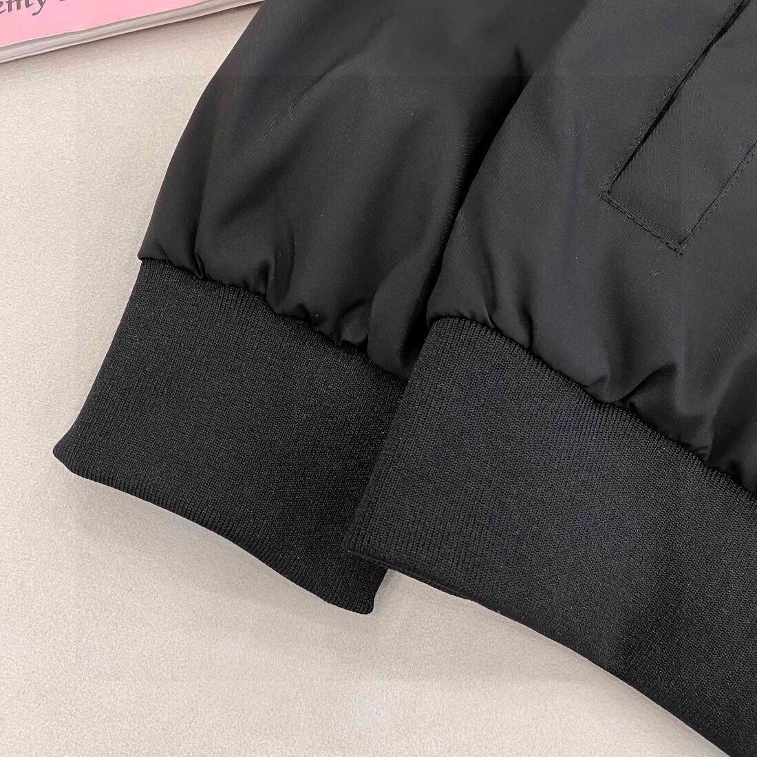Chaqueta Bomber Nike: Estilo Clásico con Detalles Modernos y Funcionalidad 7 i1752643452471 2457 0 5