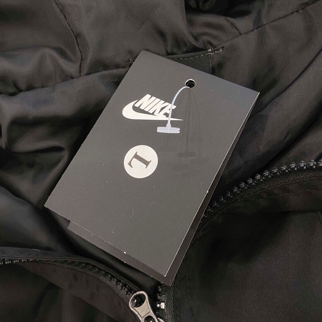 Chaqueta Reflectante Nike de Media Cremallera para Hombre y Mujer, Estilo Casual 10 i1753350292611 9490 0 8