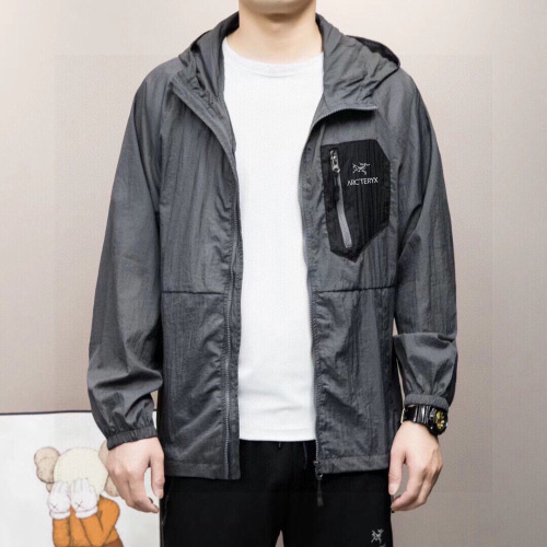 Chaqueta Ligera con Capucha Arc'teryx para Hombre, Protección Solar Ideal 1 Chaqueta Ligera con Capucha Arc’teryx para Hombre, Protección Solar Ideal